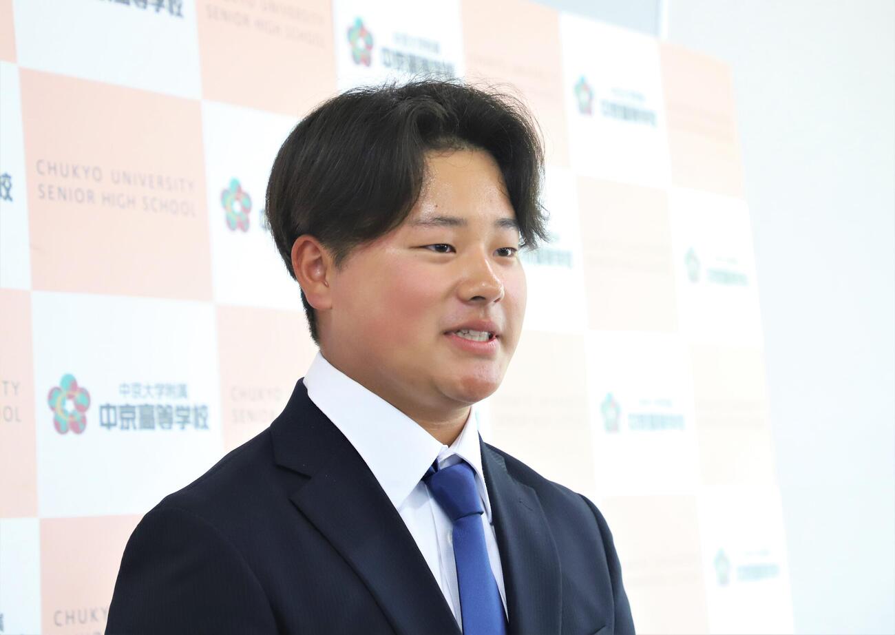 中京大中京高の入学式に出席した加藤（撮影・藤塚大輔）