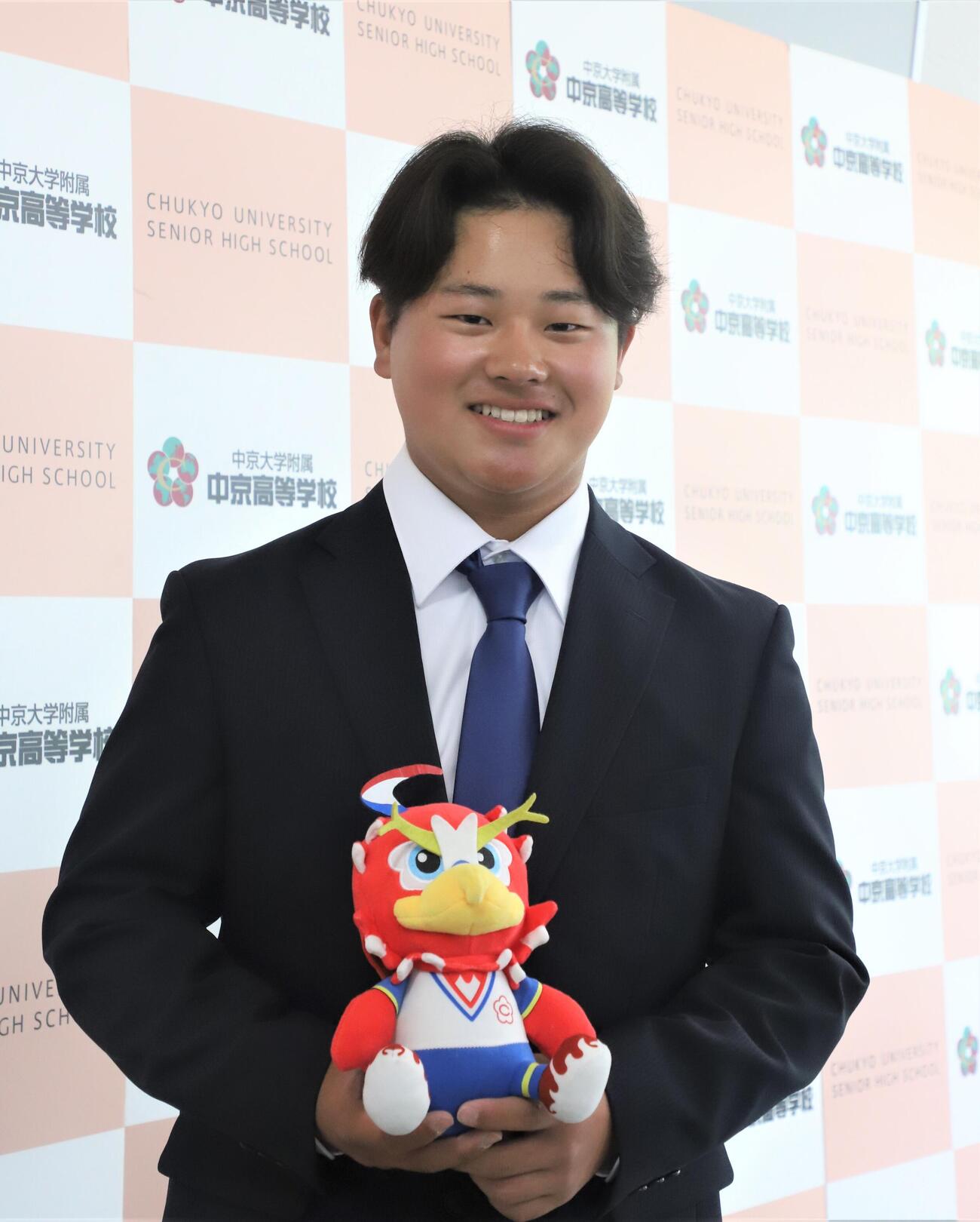 中京大中京高の入学式に出席した加藤（撮影・藤塚大輔）