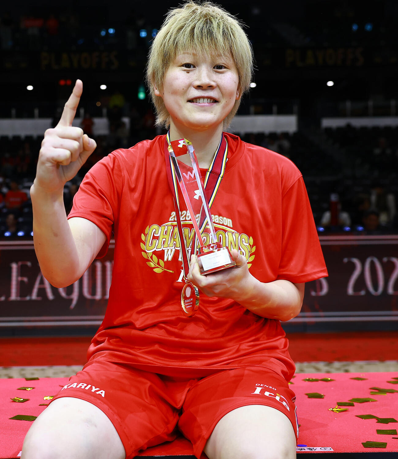 トヨタ自動車対デンソー　優勝し喜ぶデンソー高田（撮影・野上伸悟）