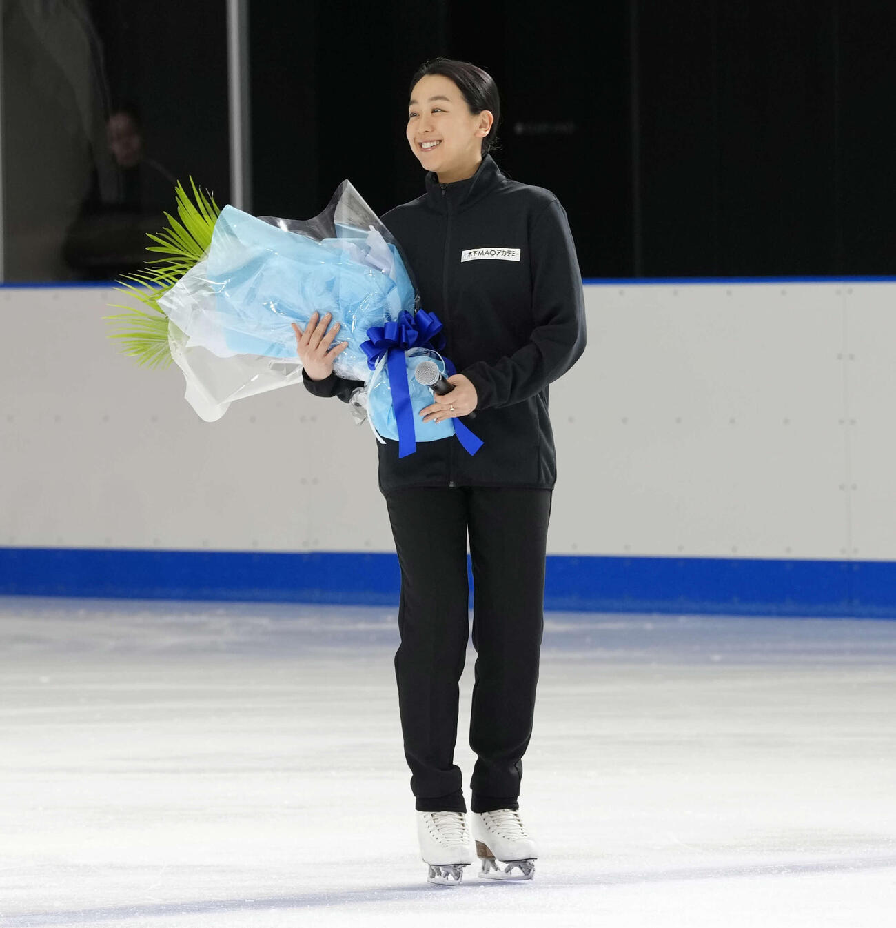 木下グループ入社式にサプライズで登場する浅田真央さん（撮影・小島史椰）