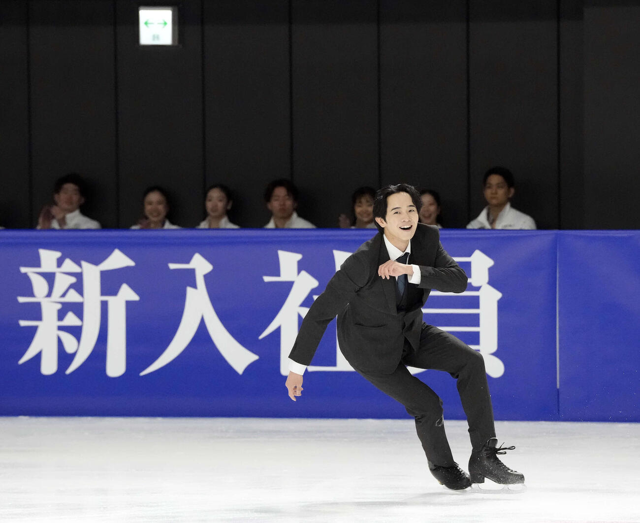新入生代表で演技を披露する島田高（撮影・小島史椰）
