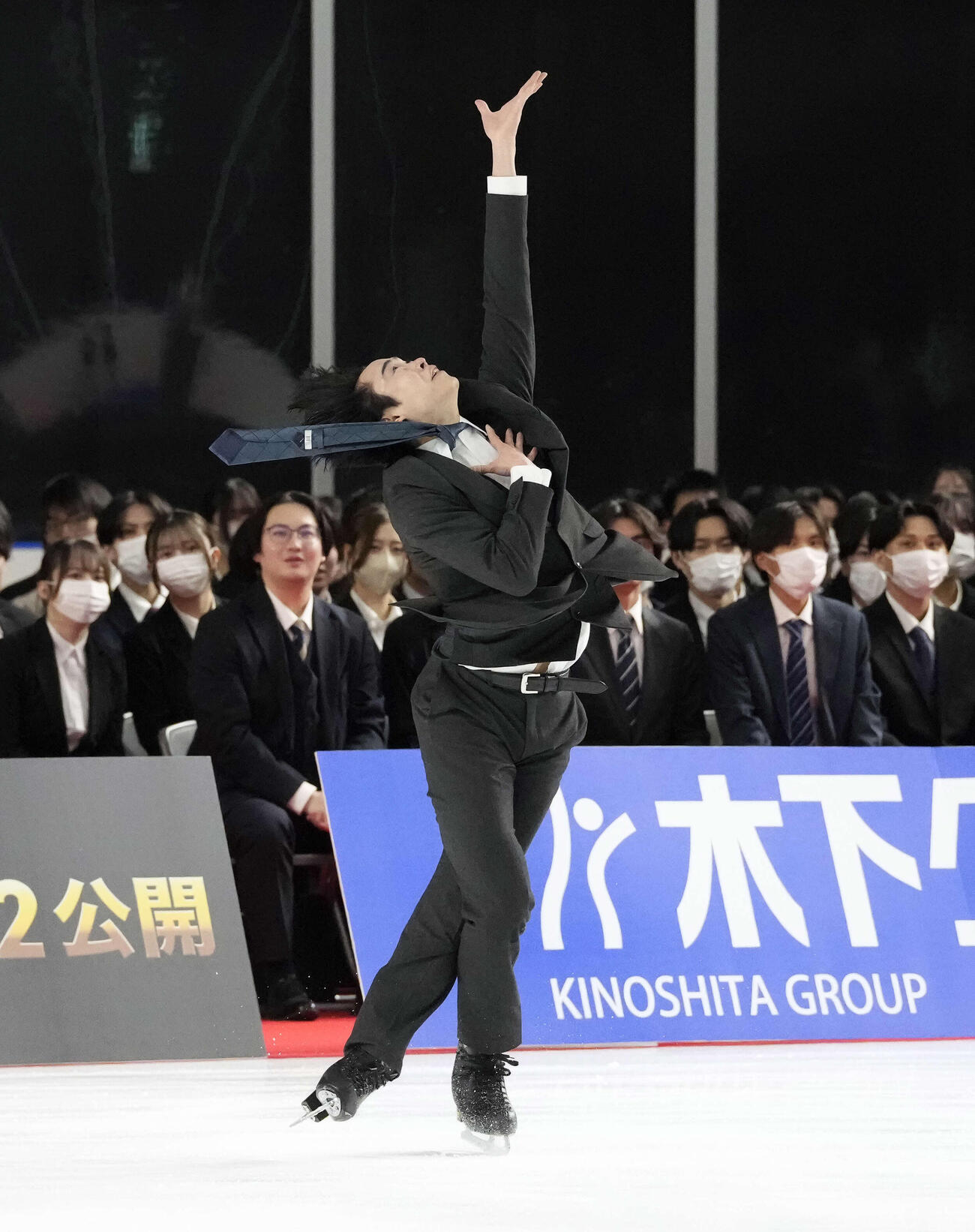 新入生代表で演技を披露する島田高（撮影・小島史椰）