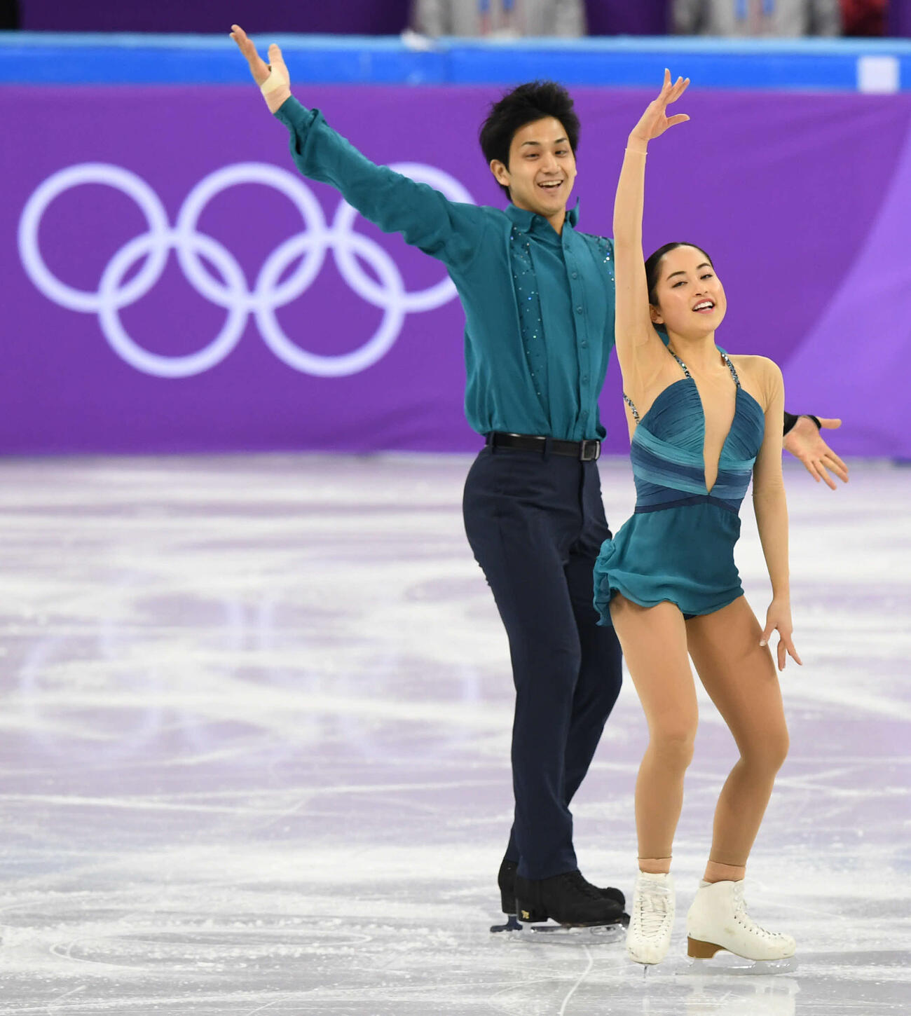 平昌五輪　フィギュアスケート・ペアショートプログラム（SP）　ペアSPで演技する須崎海羽（右）と木原龍一＝2018年2月14日