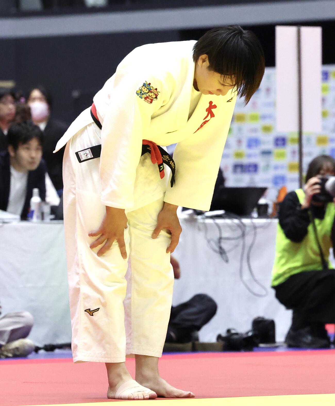 女子無差別2回戦　田中伶奈対長谷川瑞紀　判定で長谷川に敗れた田中（撮影・宮地輝）