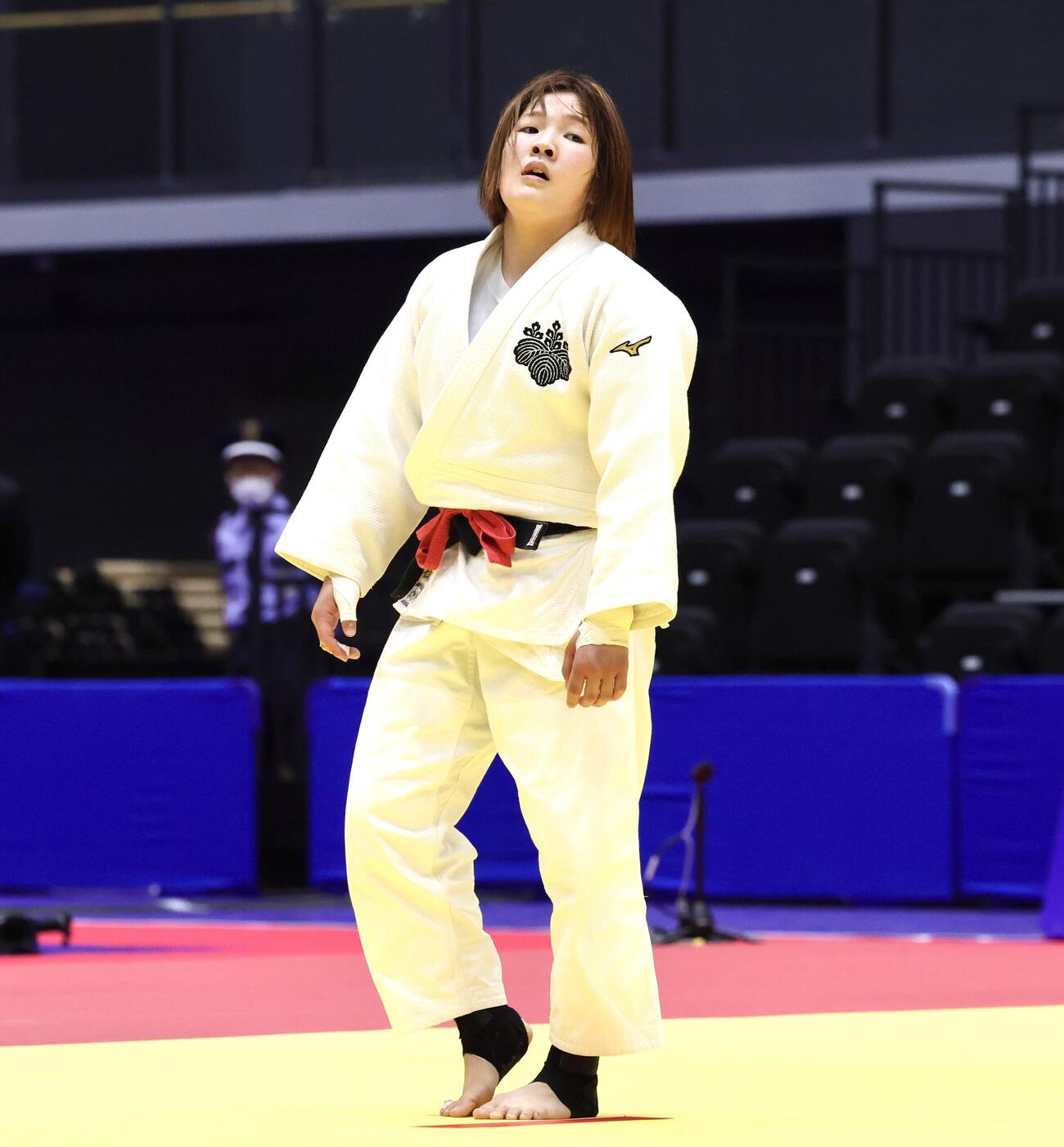 女子無差別2回戦　白金未桜対渡辺聖子　判定で渡辺に敗れた白金（撮影・宮地輝）