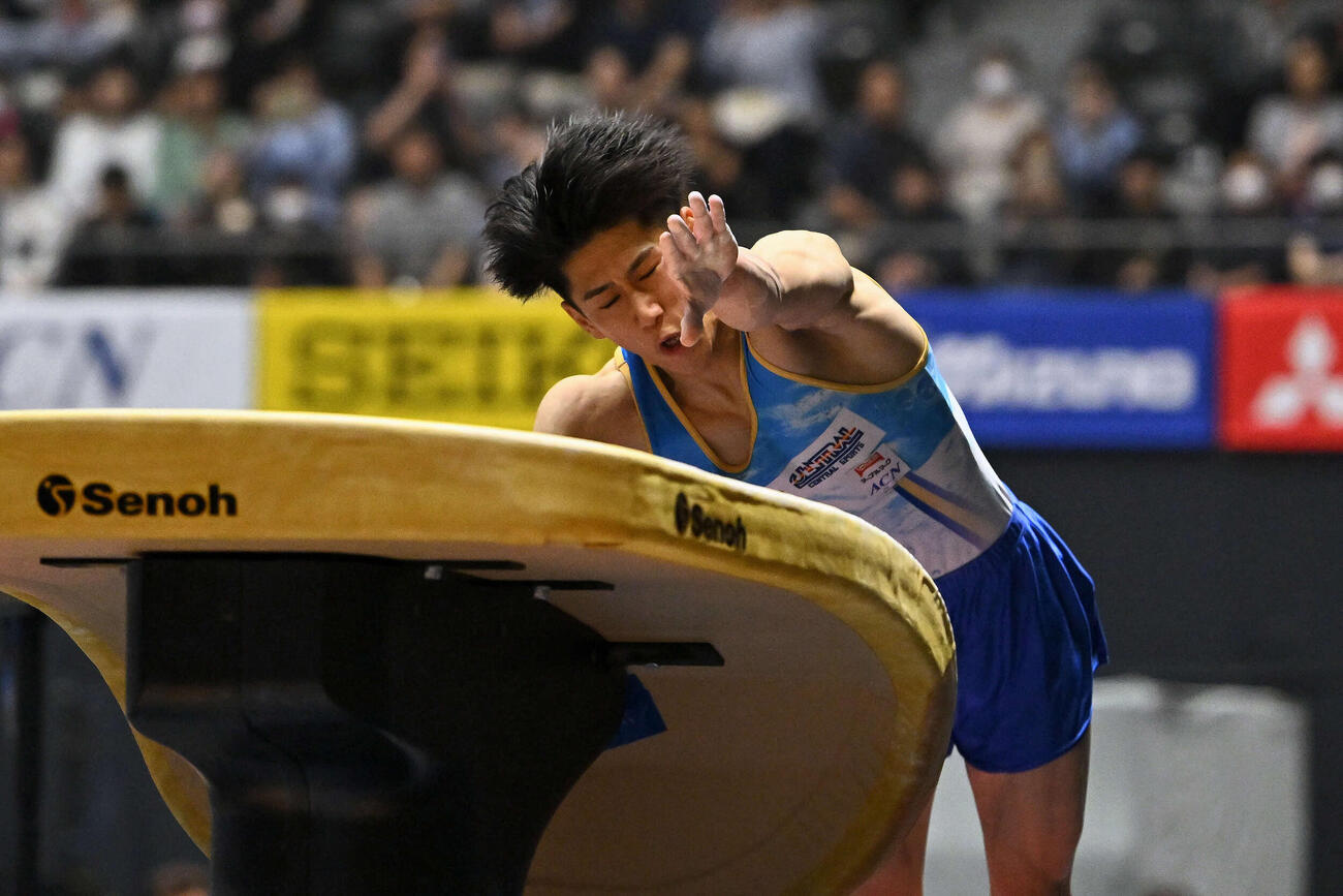 跳馬の演技をする橋本（撮影・滝沢徹郎）