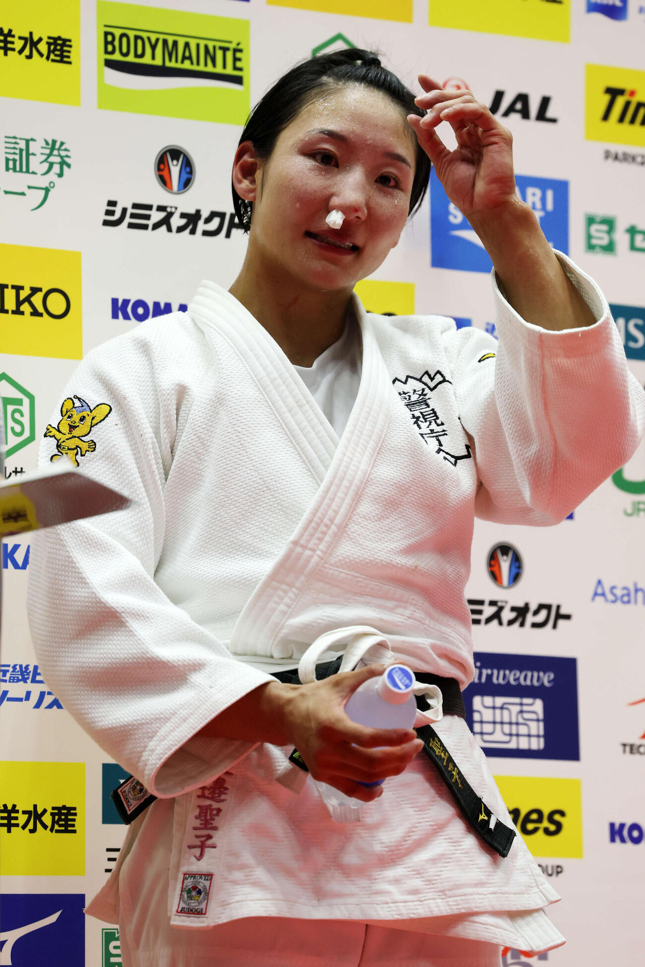 柔道全日本女子選手権を優勝しインタビューに答える渡辺（撮影・宮地輝）