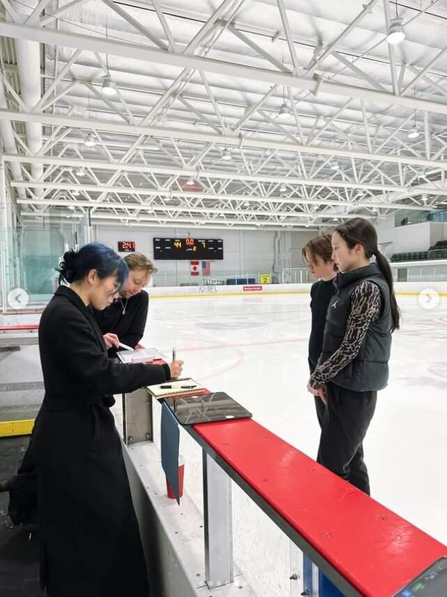 宇野昌磨さんと練習する（本田真凜のインスタグラムから）