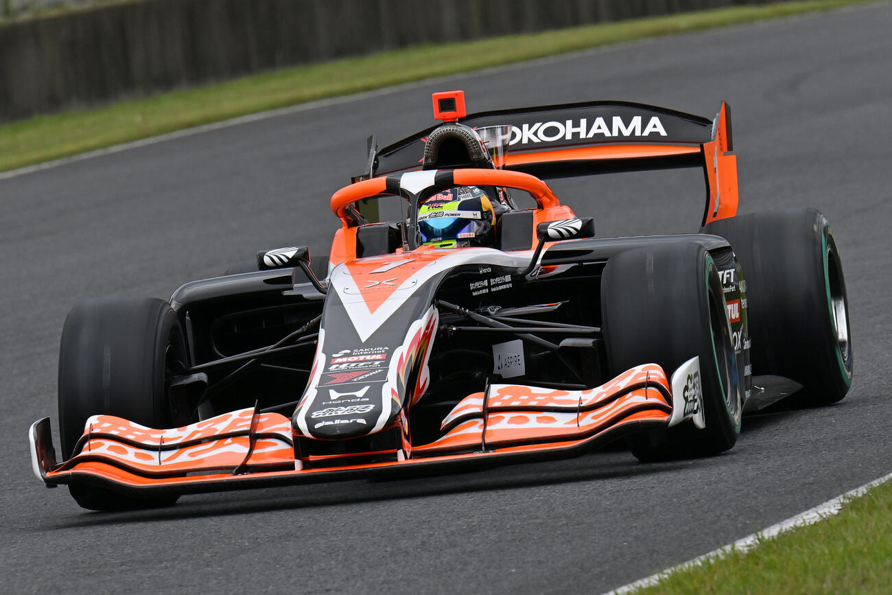 スーパーフォーミュラ第3戦　新方式となった予選でポール・ポジションを獲得した岩佐歩夢（TEAM MUGEN AUTOBACS）（JRP提供）＝2026年4月25日、大分県日田市のオートポリス