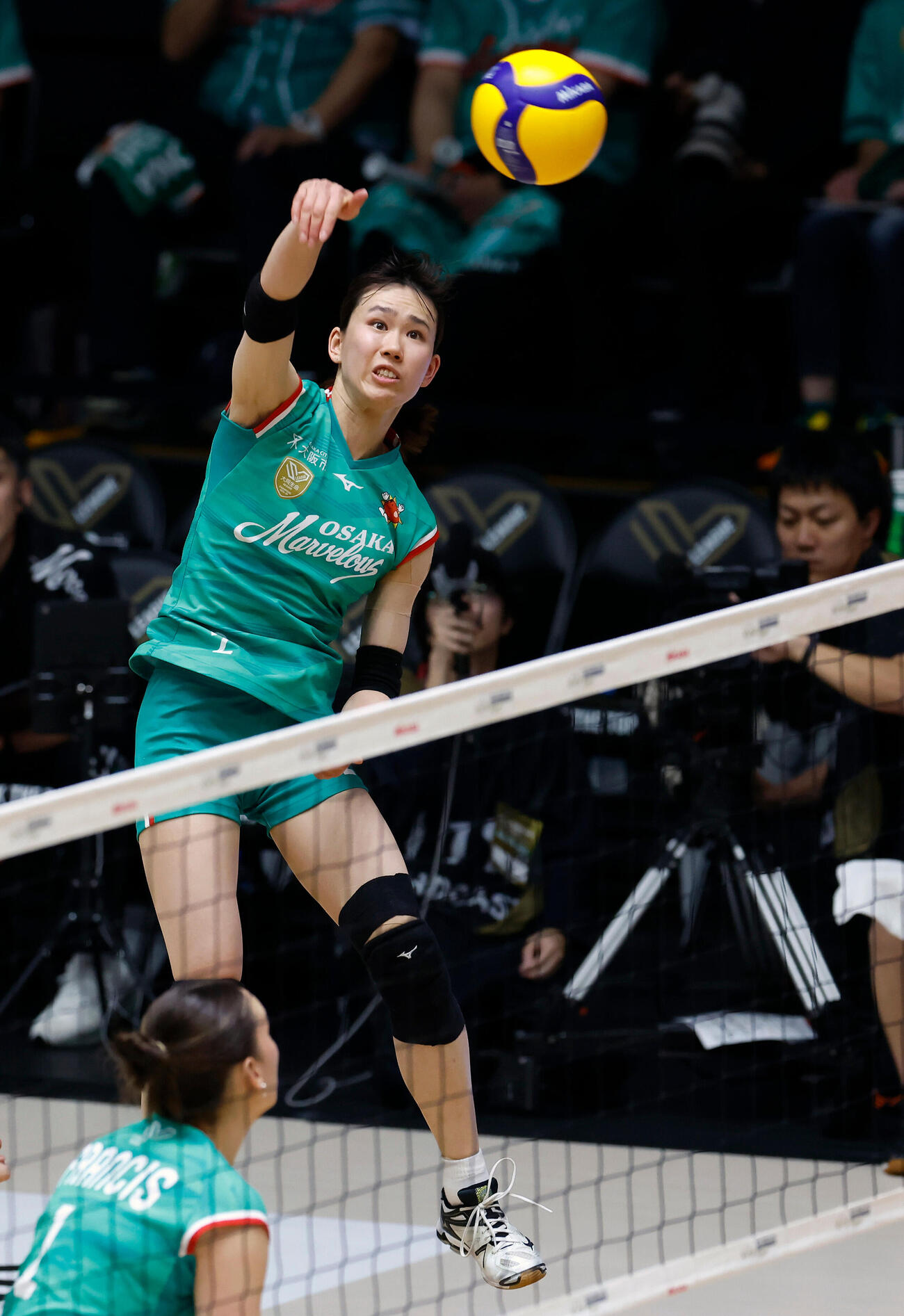 SAGA久光対大阪M　第1セット、スパイクを放つ大阪M林琴奈（撮影・山本朝陽）