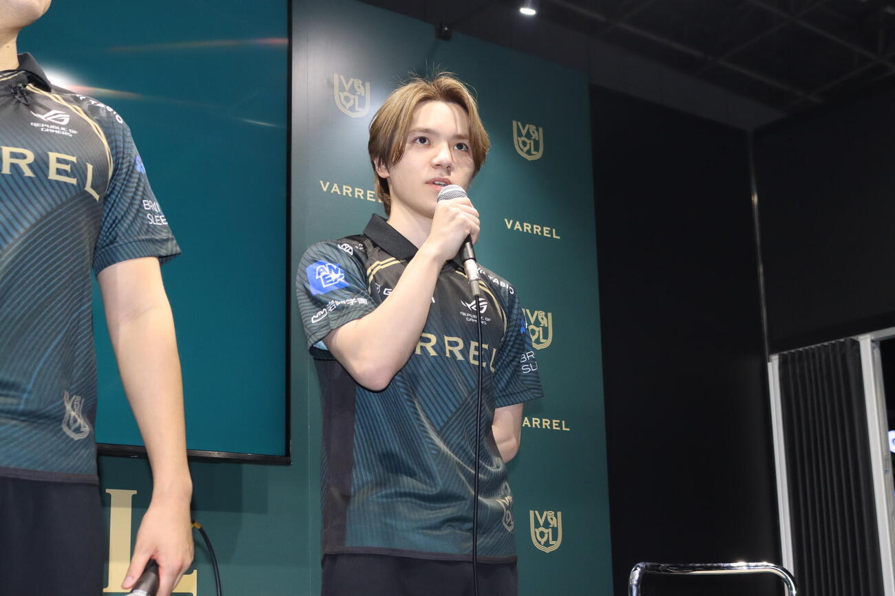 eスポーツチームVARRELに加入したフィギュアスケート宇野昌磨さん＝2026年5月1日
