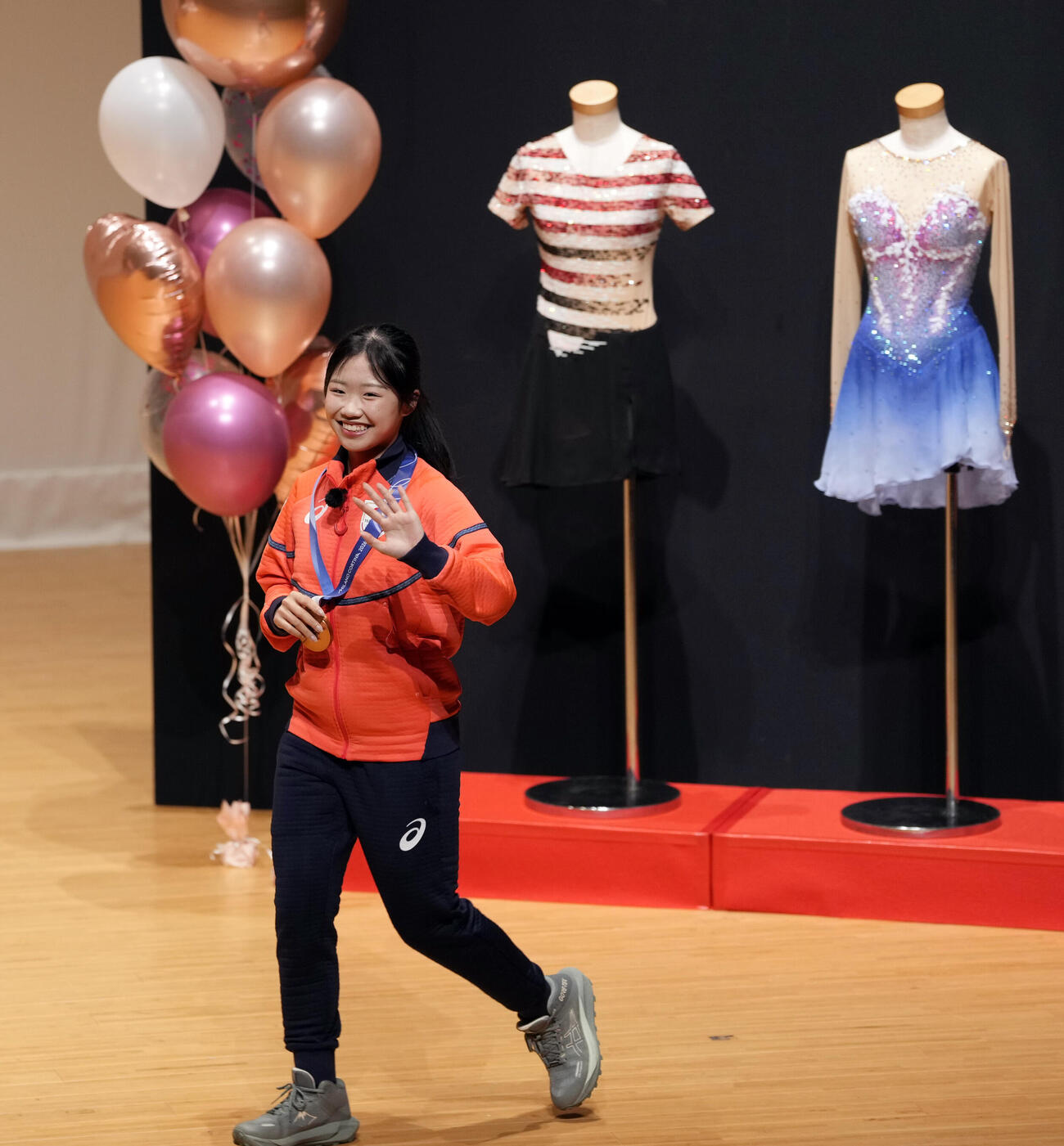 中井亜美オリンピック祝賀会　オリンピック祝賀会に登場する中井亜美（撮影・小島史椰）.