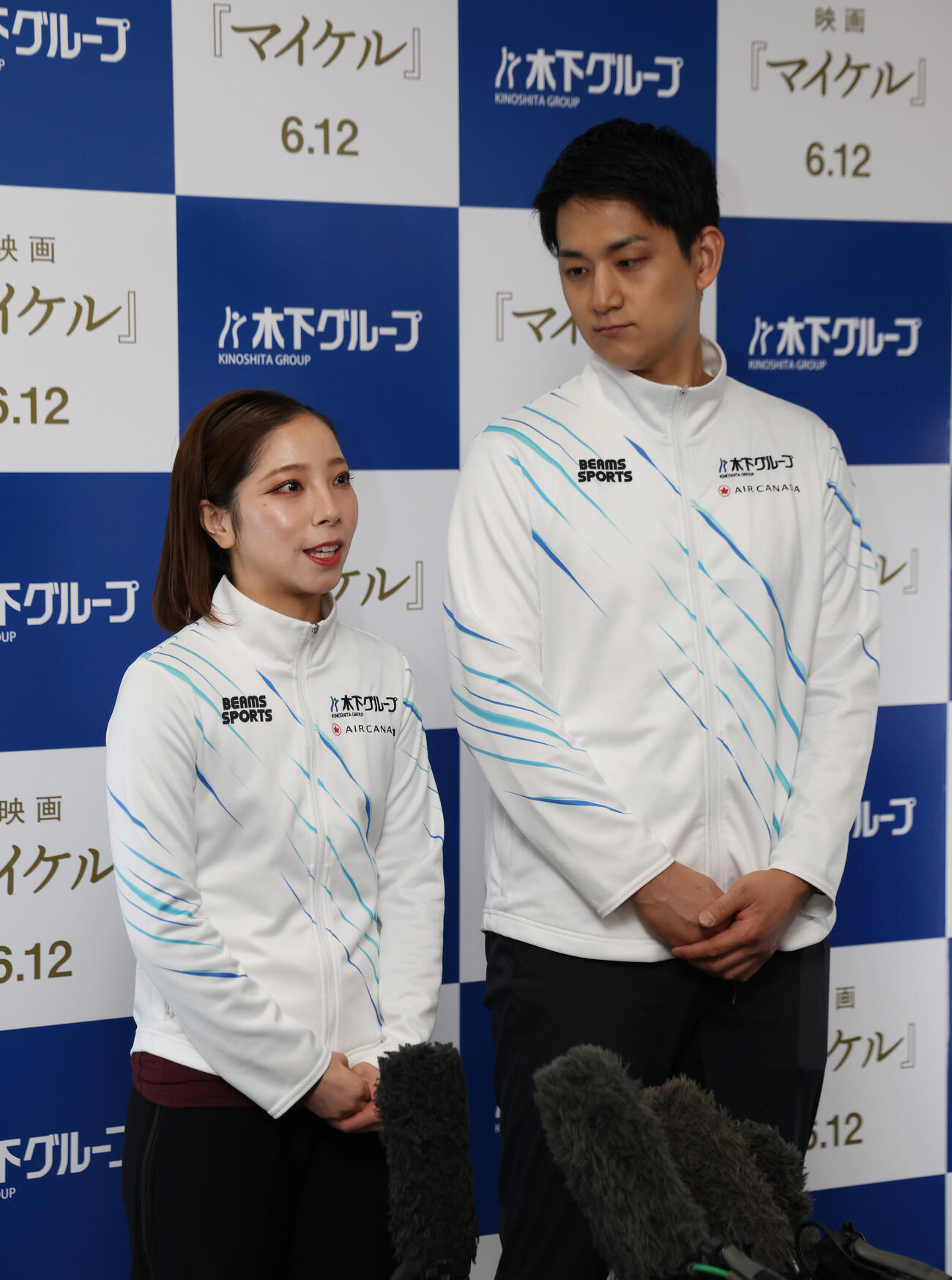 アイスショー「ブルームオンアイス2026」を終え、取材に応じる三浦璃来さん、木原龍一さん組（撮影・前田充）