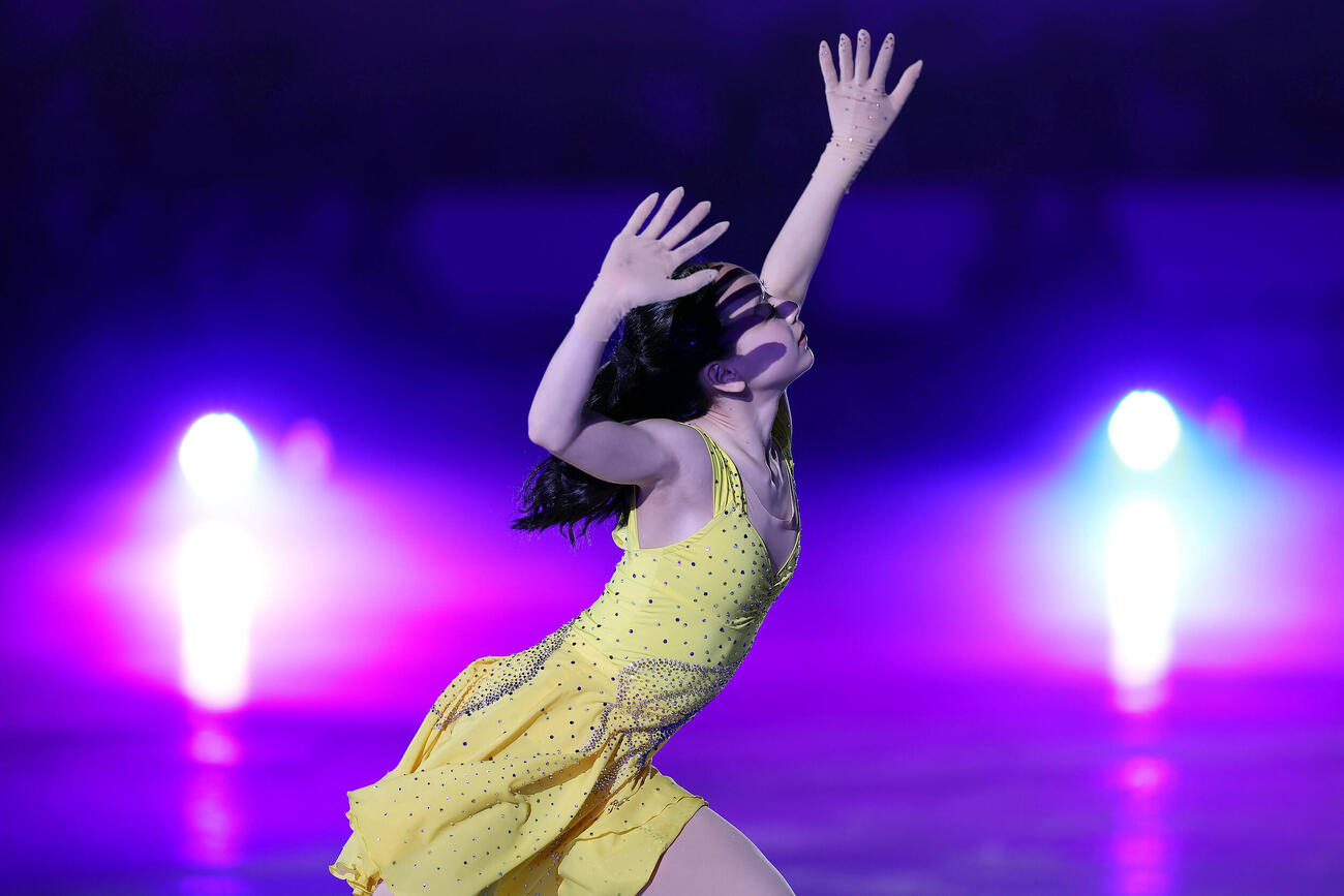 アイスショー「ブルームオンアイス2026」で華麗な演技を披露する岡万佑子（撮影・前田充）
