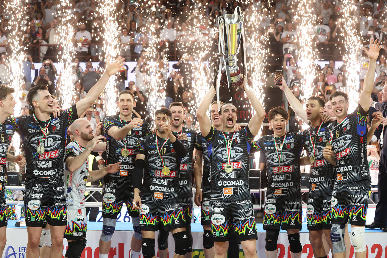 優勝を喜ぶペルージャのメンバー（C）Lega Pallavolo Serie A