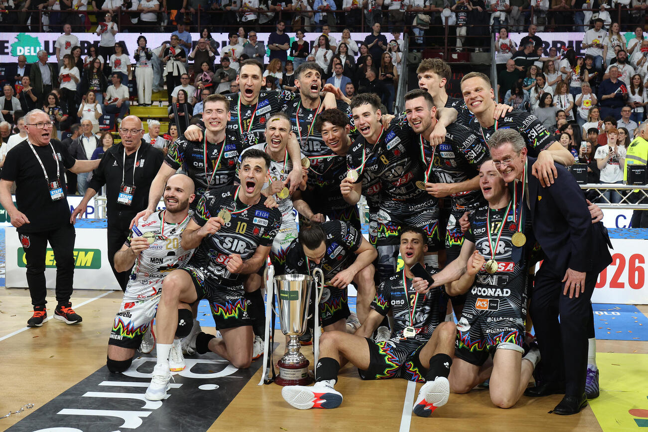 優勝を喜ぶペルージャのメンバー（C）Lega Pallavolo Serie A