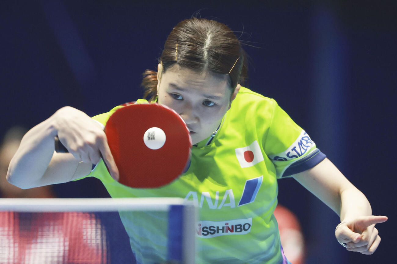 女子準々決勝のウクライナ戦でプレーする橋本帆乃香＝ロンドン（共同）