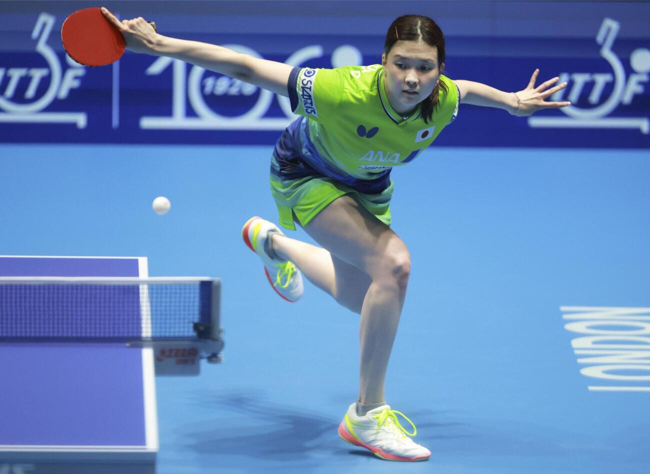 女子準々決勝のウクライナ戦でプレーする橋本帆乃香＝ロンドン（共同）