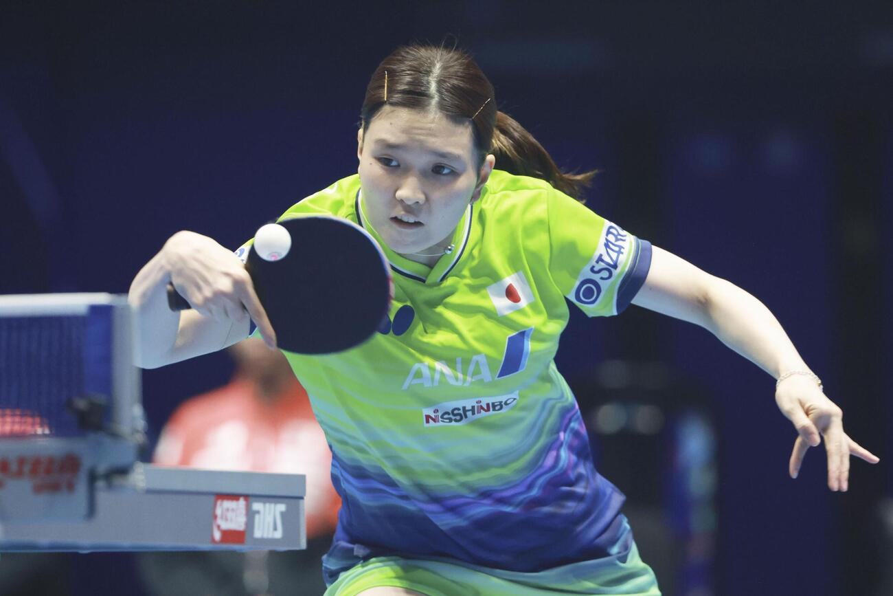 女子準々決勝のウクライナ戦でプレーする橋本帆乃香＝ロンドン（共同）