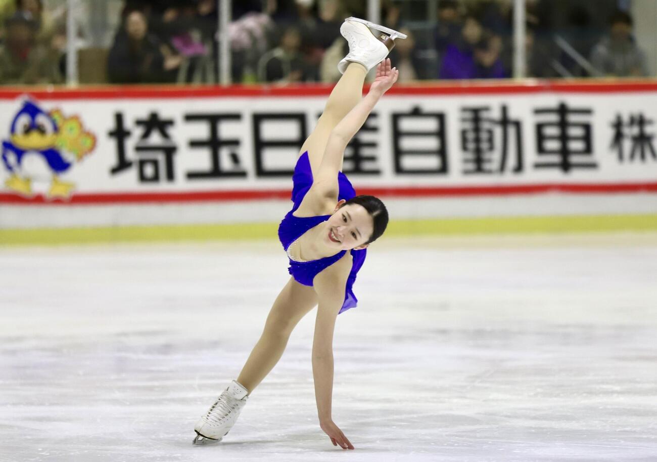 サイニチホールディングス杯のオープニングセレモニーで演技を披露する青木祐奈（埼玉県スポーツ協会提供）