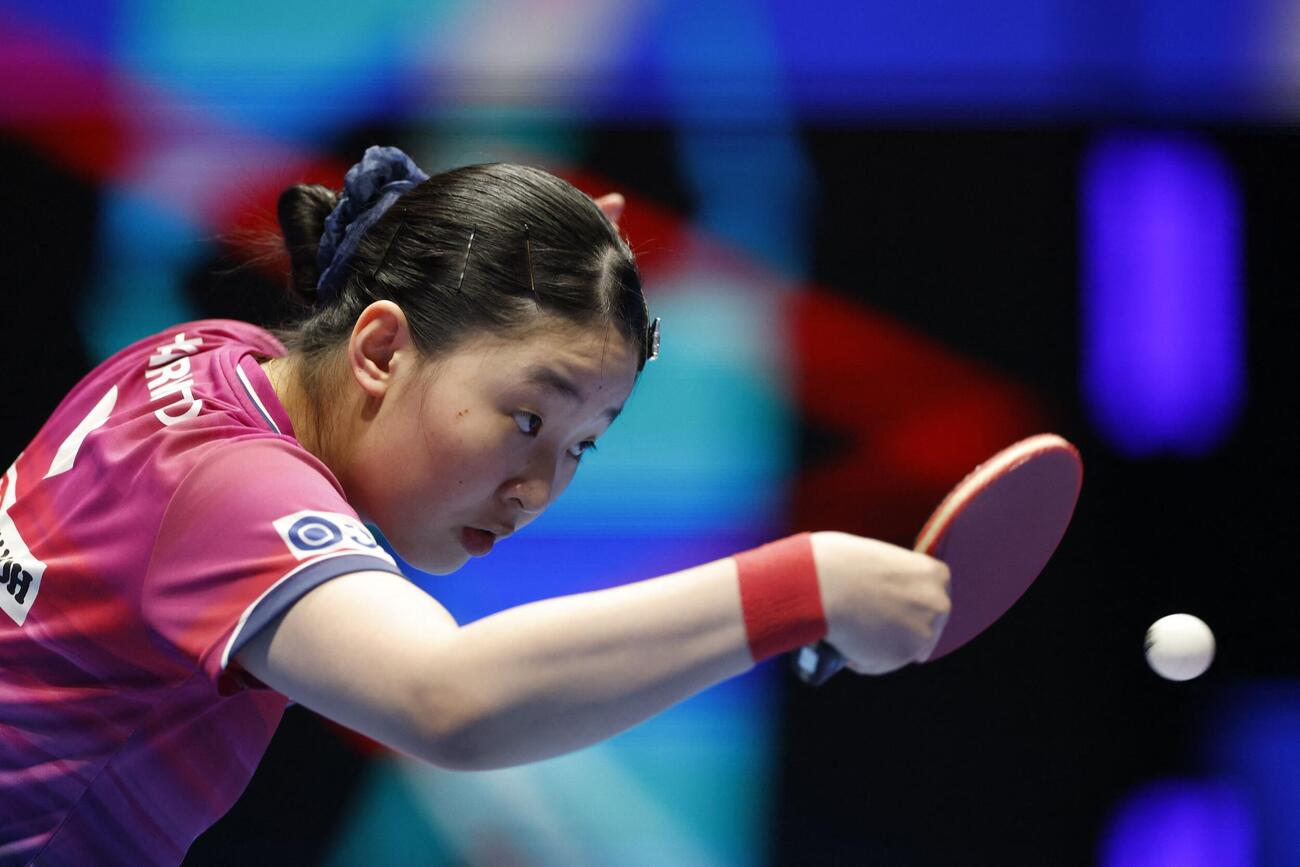 ドイツ戦でプレーする張本美和（ロイター）