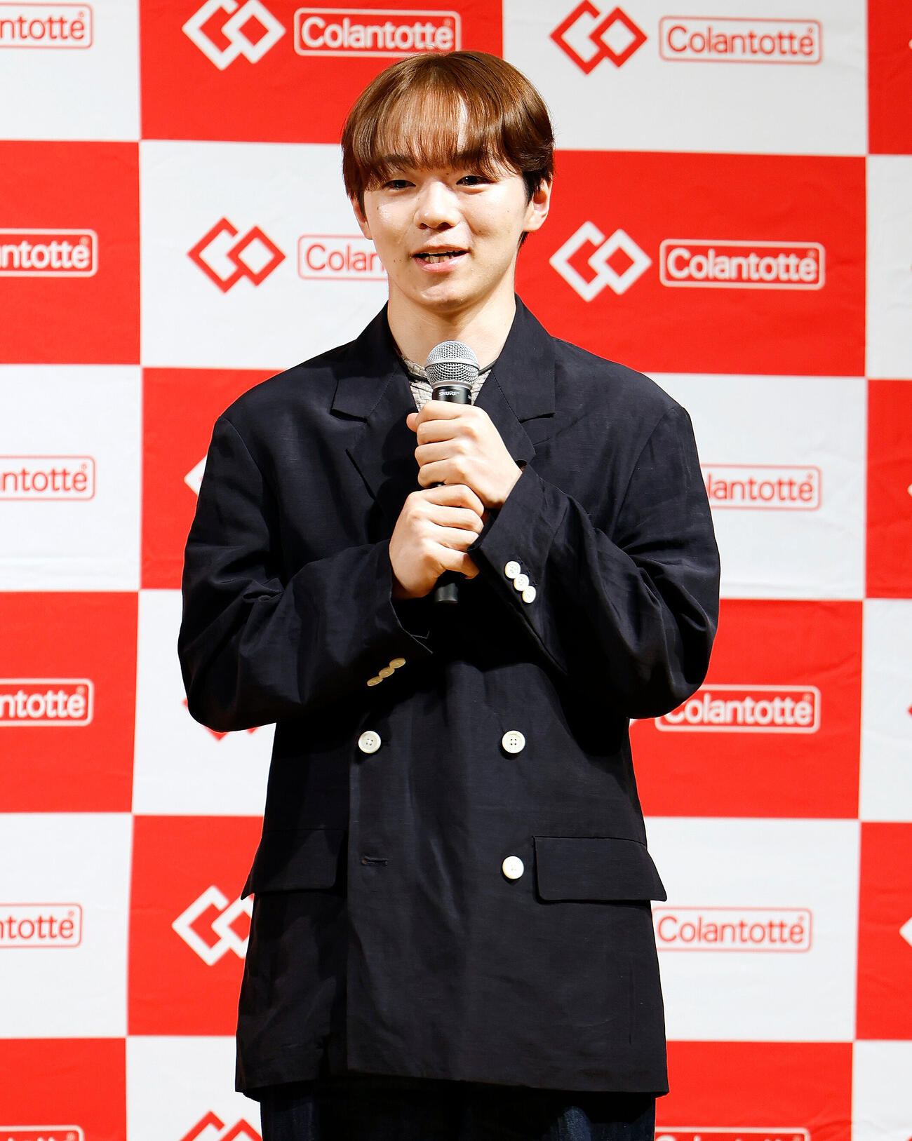 コラントッテ×フィギュアスケーターズ特別トークイベントに登壇し、話す鍵山優真（撮影・山本朝陽）