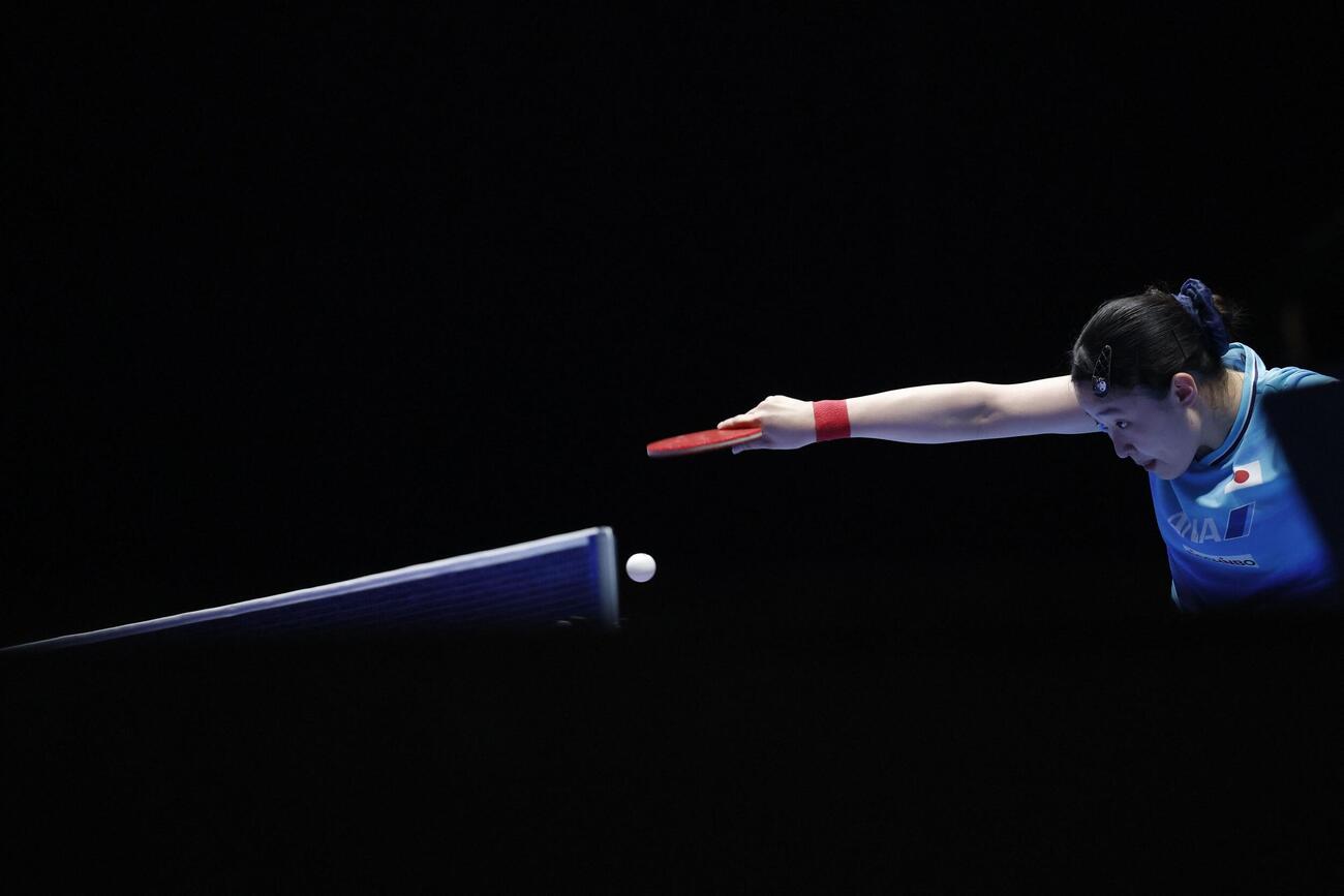 中国戦でプレーする張本美和（ロイター）