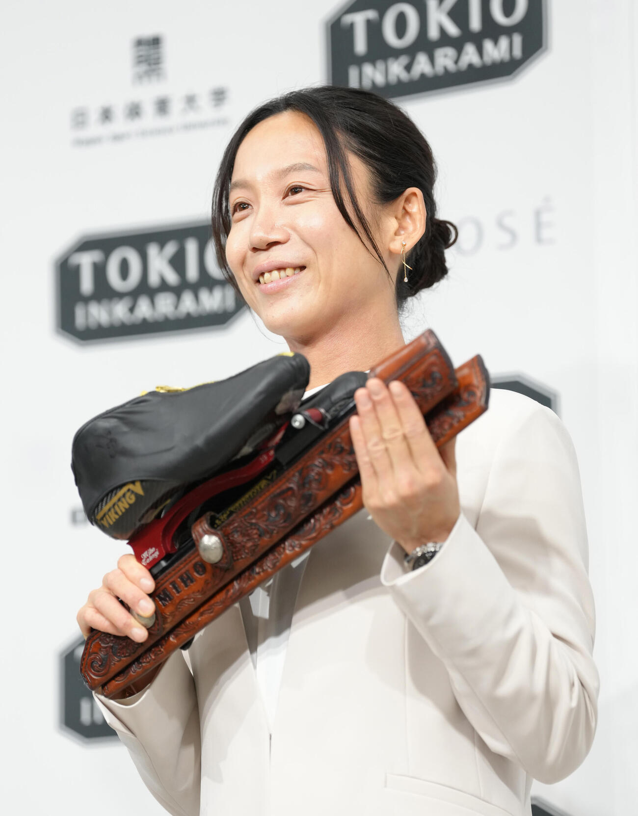 2026年4月6日、引退会見を終え、笑顔を見せる高木美帆さん
