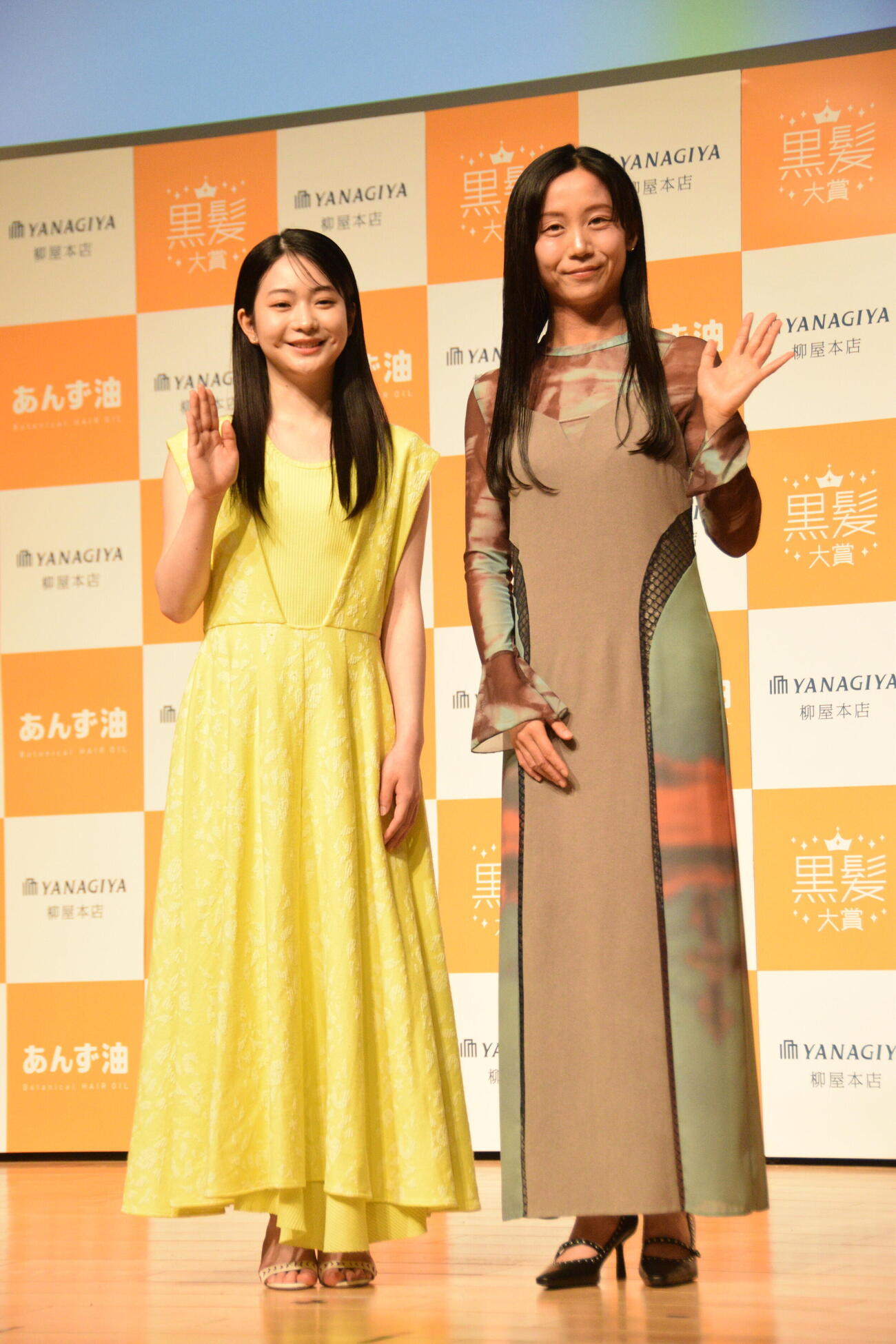 イベントに出席した高木美帆さん（右）と白鳥玉季