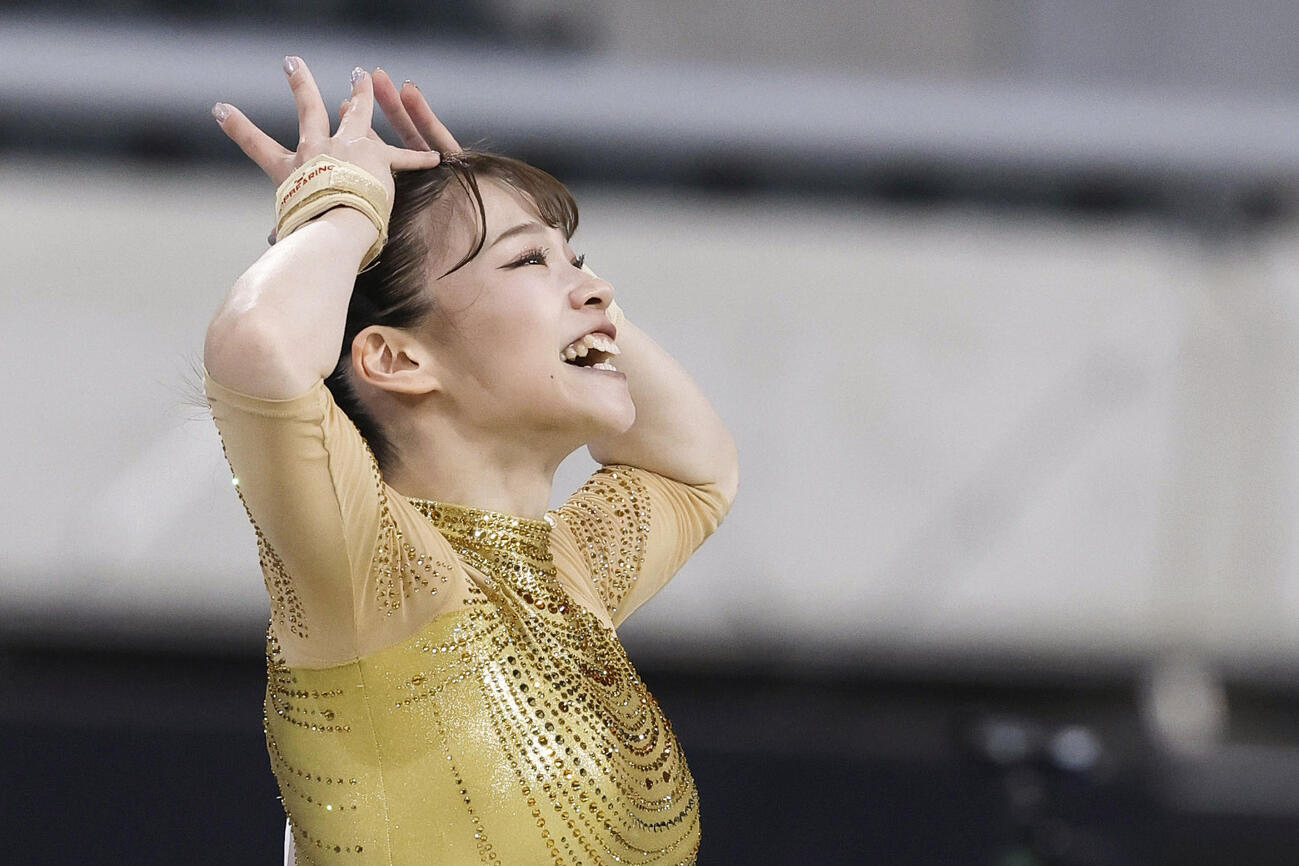 女子個人総合　杉原愛子の床運動＝東京体育館(共同)