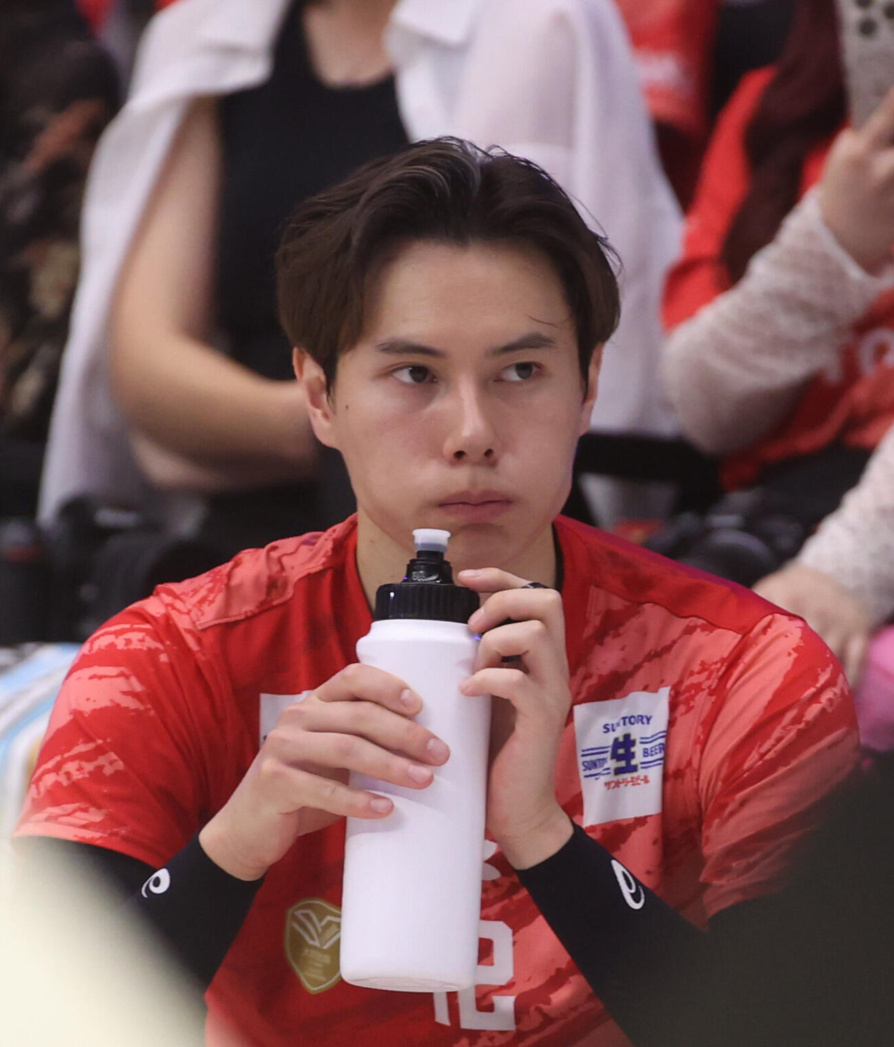バレーボール大同生命SVリーグ　男子プレーオフ決勝第3戦　敗れたサントリー高橋藍は悔しそうな表情を見せる（撮影・柴田隆二）