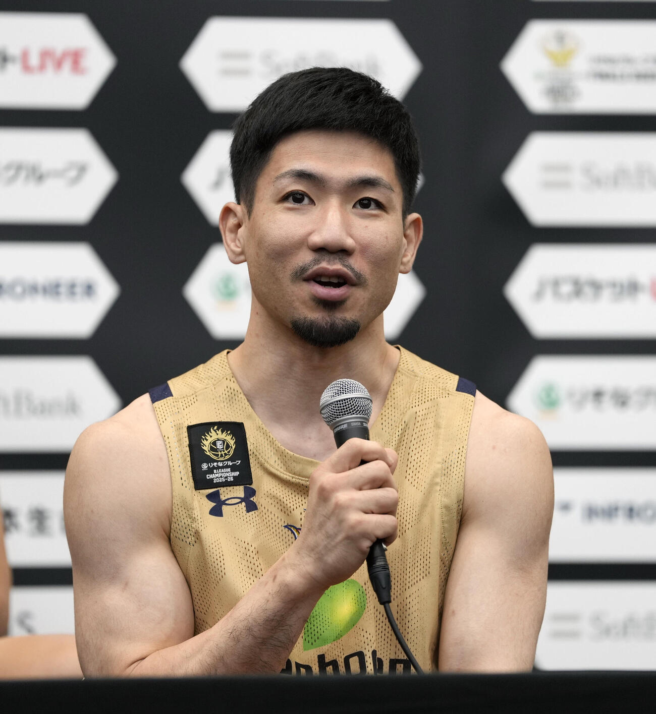B1チャンピオンシップ決勝　長崎対沖縄　前日記者会見に臨む沖縄岸本隆一（撮影・小島史椰）