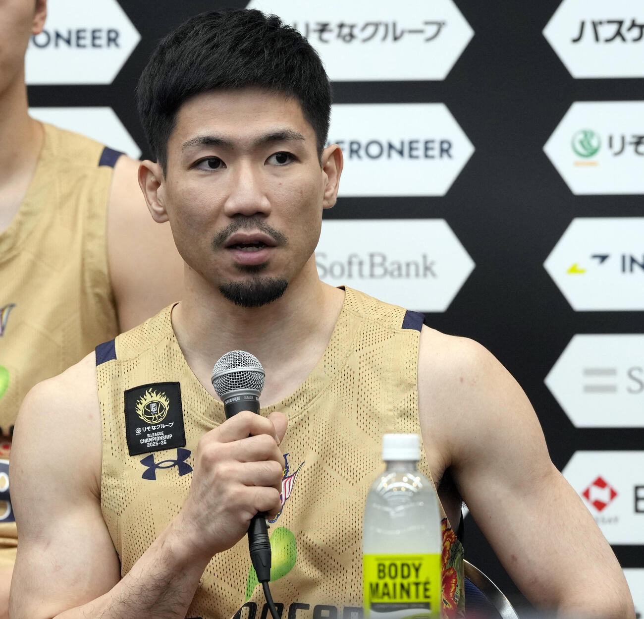 B1チャンピオンシップ決勝　長崎対沖縄　前日記者会見に臨む沖縄岸本隆一（撮影・小島史椰）
