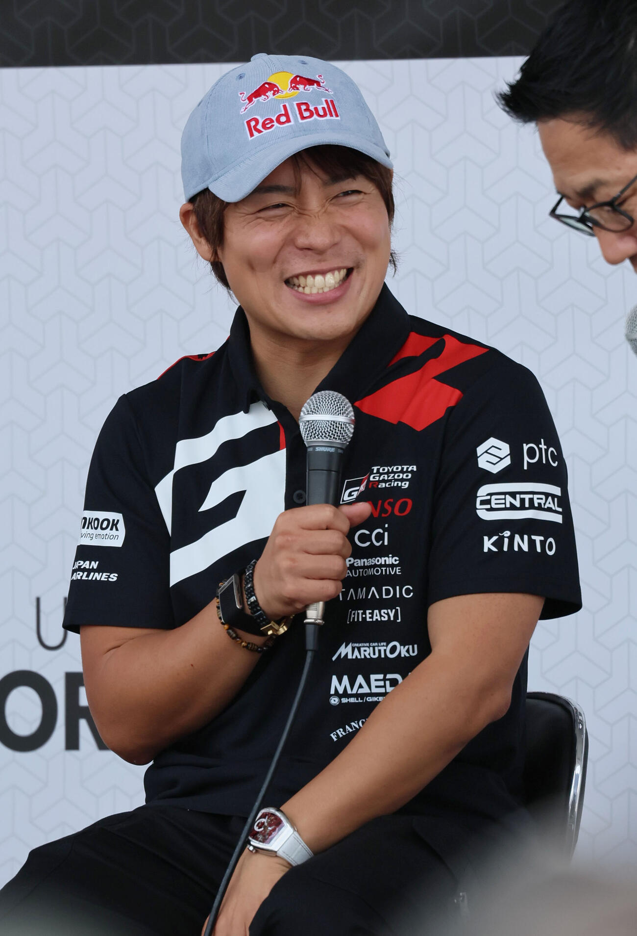 スーパーフォーミュラ第5戦に訪れた世界ラリー選手権で今季2連勝を挙げている勝田貴元は、トークショーで多くのファンの注目を浴びる（撮影・宮崎幸一）