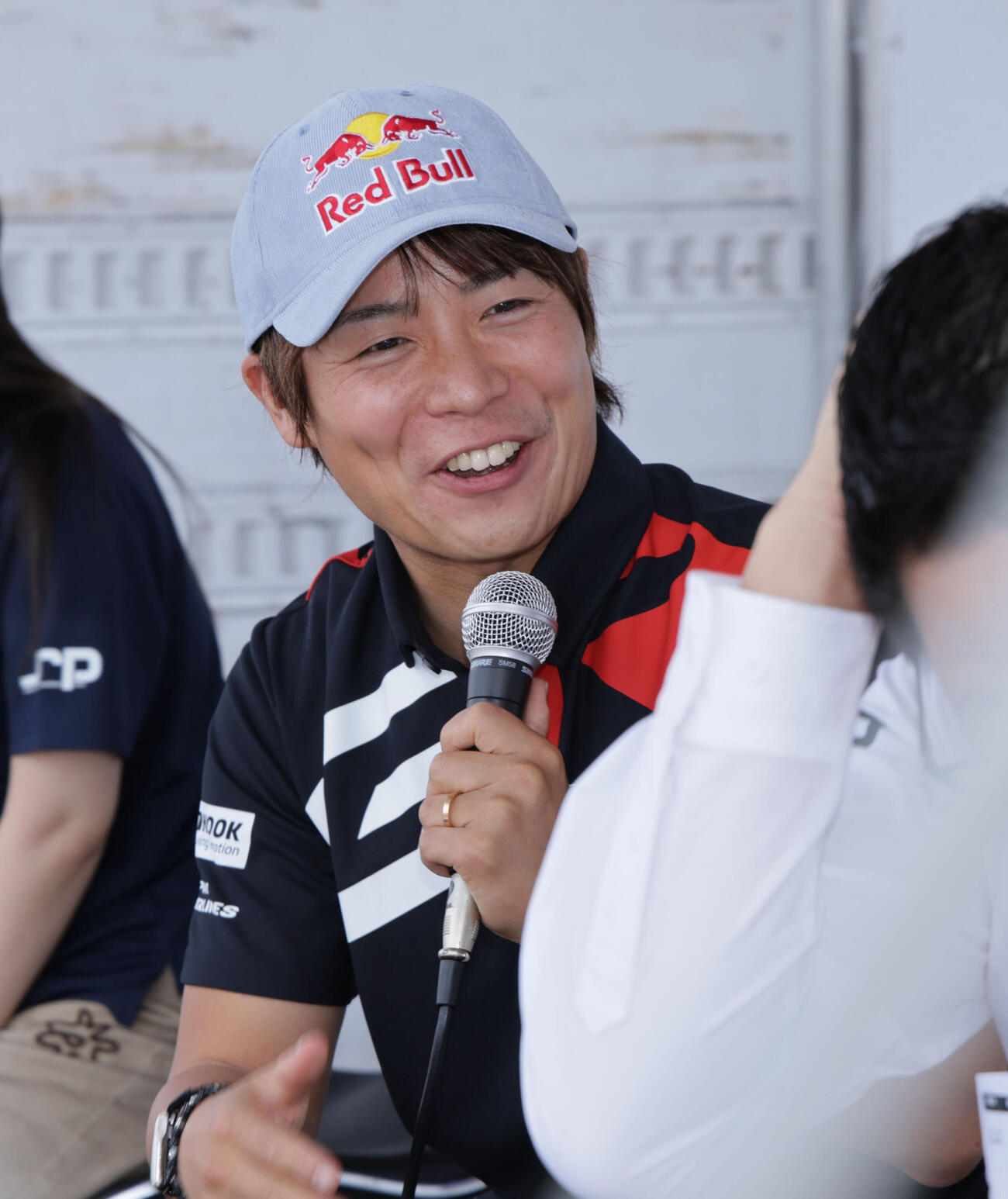 スーパーフォーミュラ第5戦に訪れた世界ラリー選手権で今季2連勝を挙げている勝田貴元は、トークショーで多くのファンの注目を浴びる（撮影・宮崎幸一）