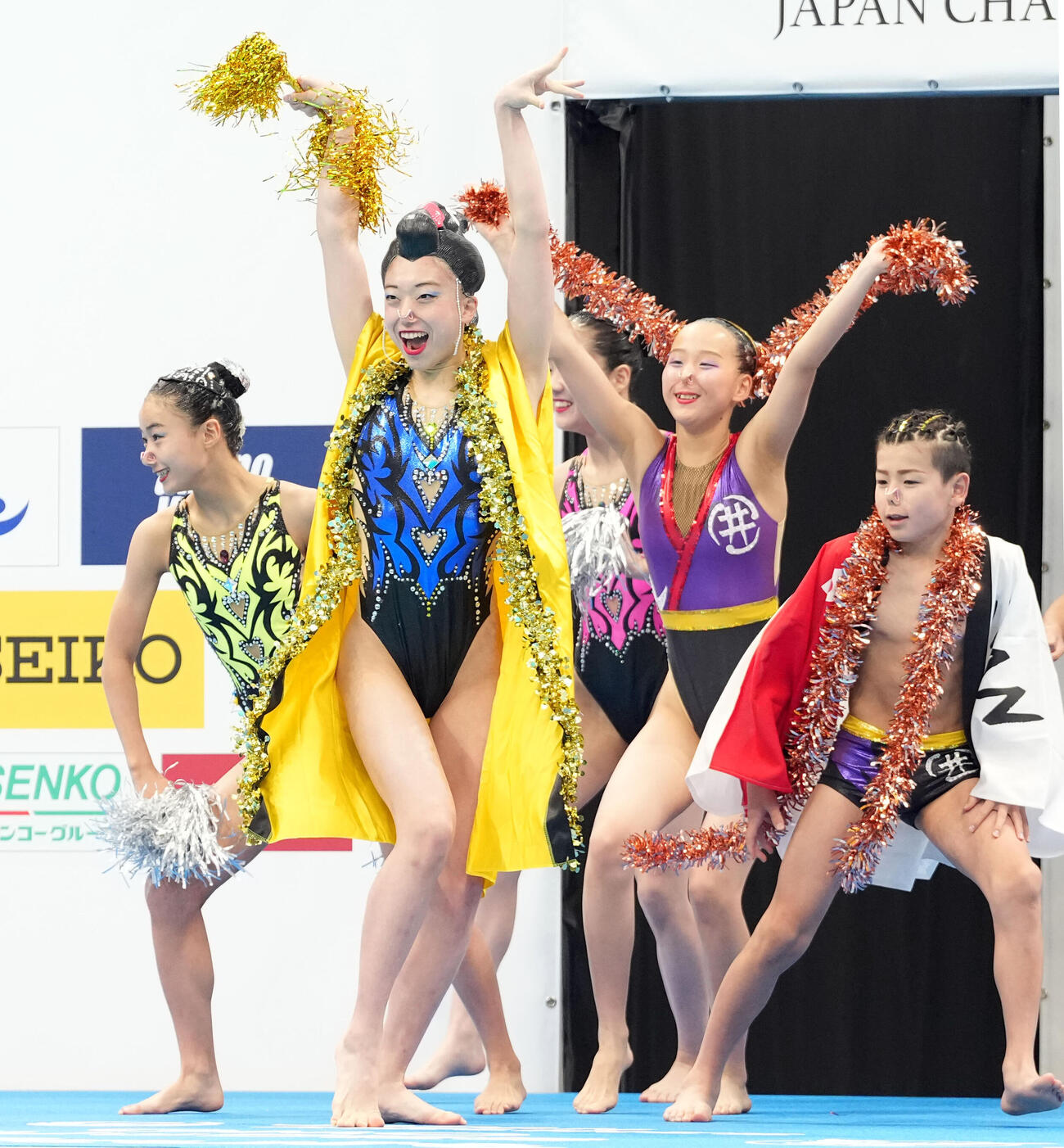 GALA　コミカルな演技で会場を沸かせた井村アーティスティックスイミングクラブの田所新菜（中央）（撮影・たえ見朱実）