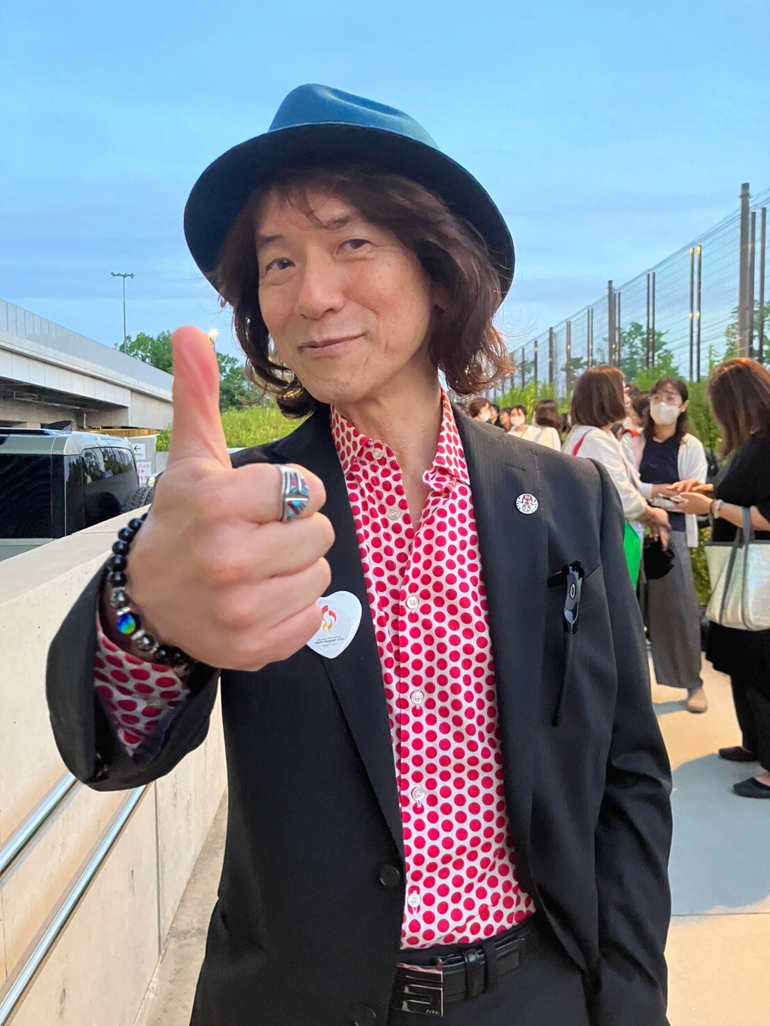 チームFR　娘の観戦に訪れたダイアモンド☆ユカイは「ただただ見守るだけです」とポーズを決めた（2026年5月24日撮影）