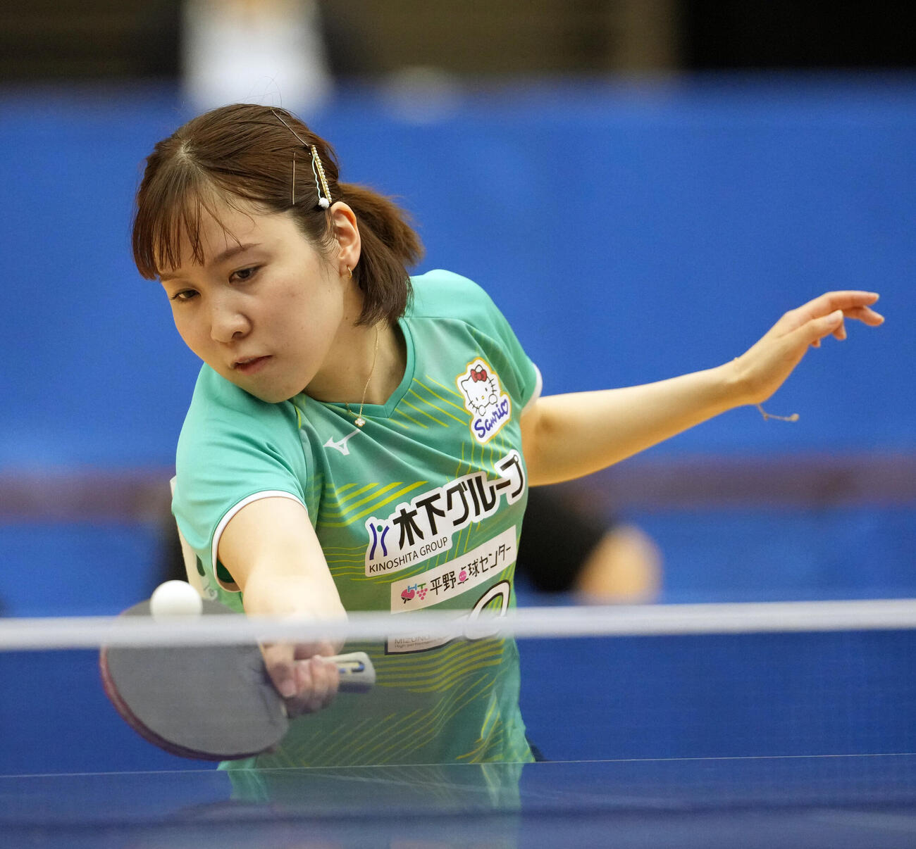 卓球アジア選手権代表選考会第1日　女子シングルス　平野美宇対木原美悠　第2セット、打ち返す平野美宇（撮影・小島史椰）