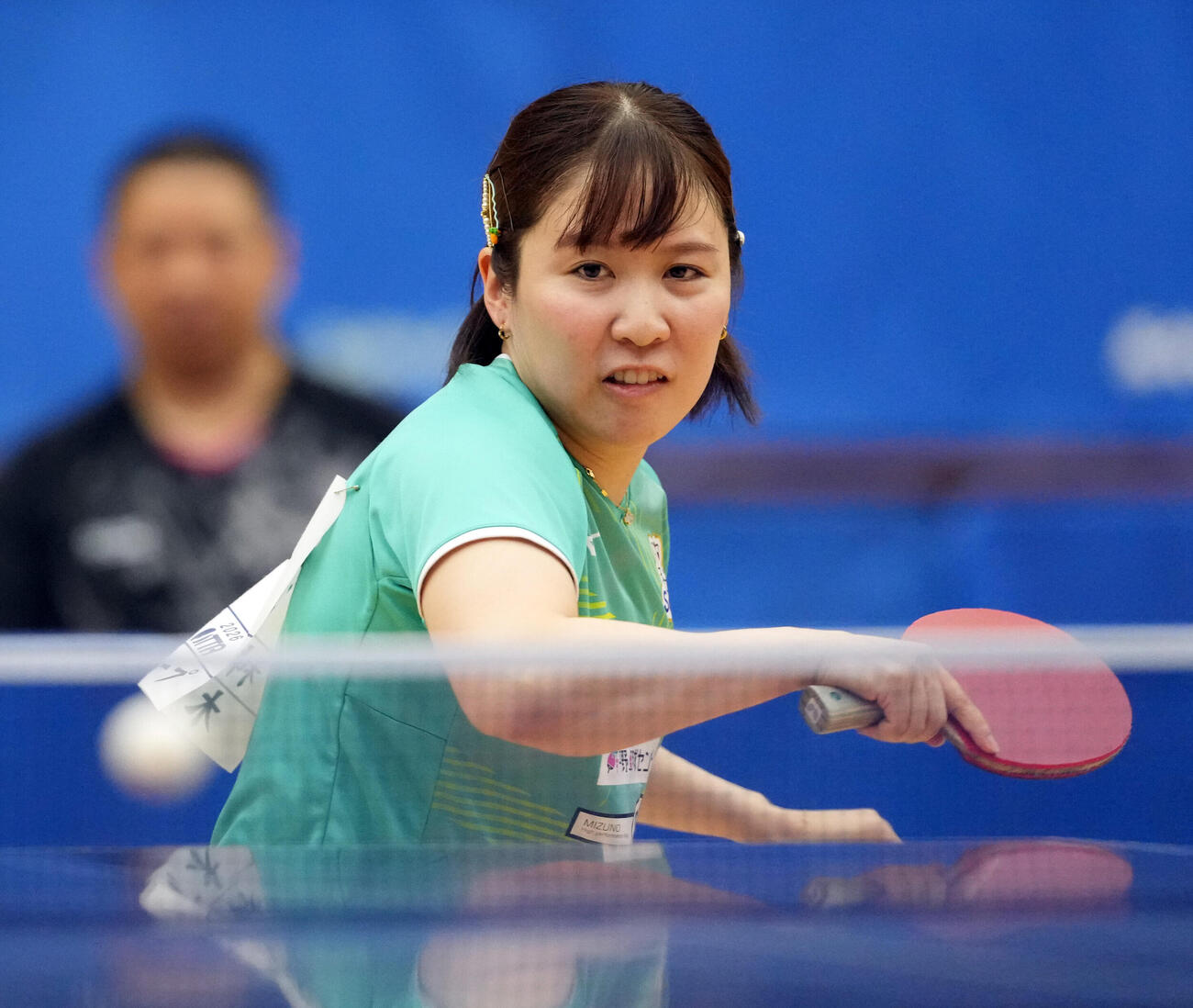 卓球アジア選手権代表選考会第1日　女子シングルス　平野美宇対木原美悠　第2セット、打ち返す平野美宇（撮影・小島史椰）
