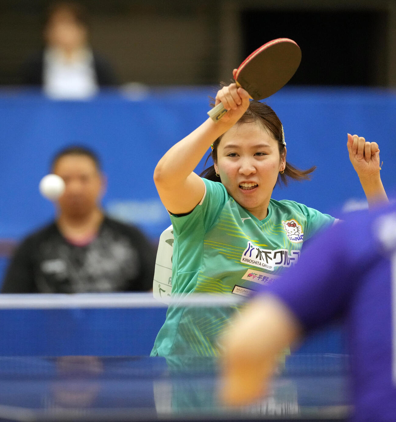 卓球アジア選手権代表選考会第1日　女子シングルス　平野美宇対木原美悠　第2セット、打ち返す平野美宇（撮影・小島史椰）