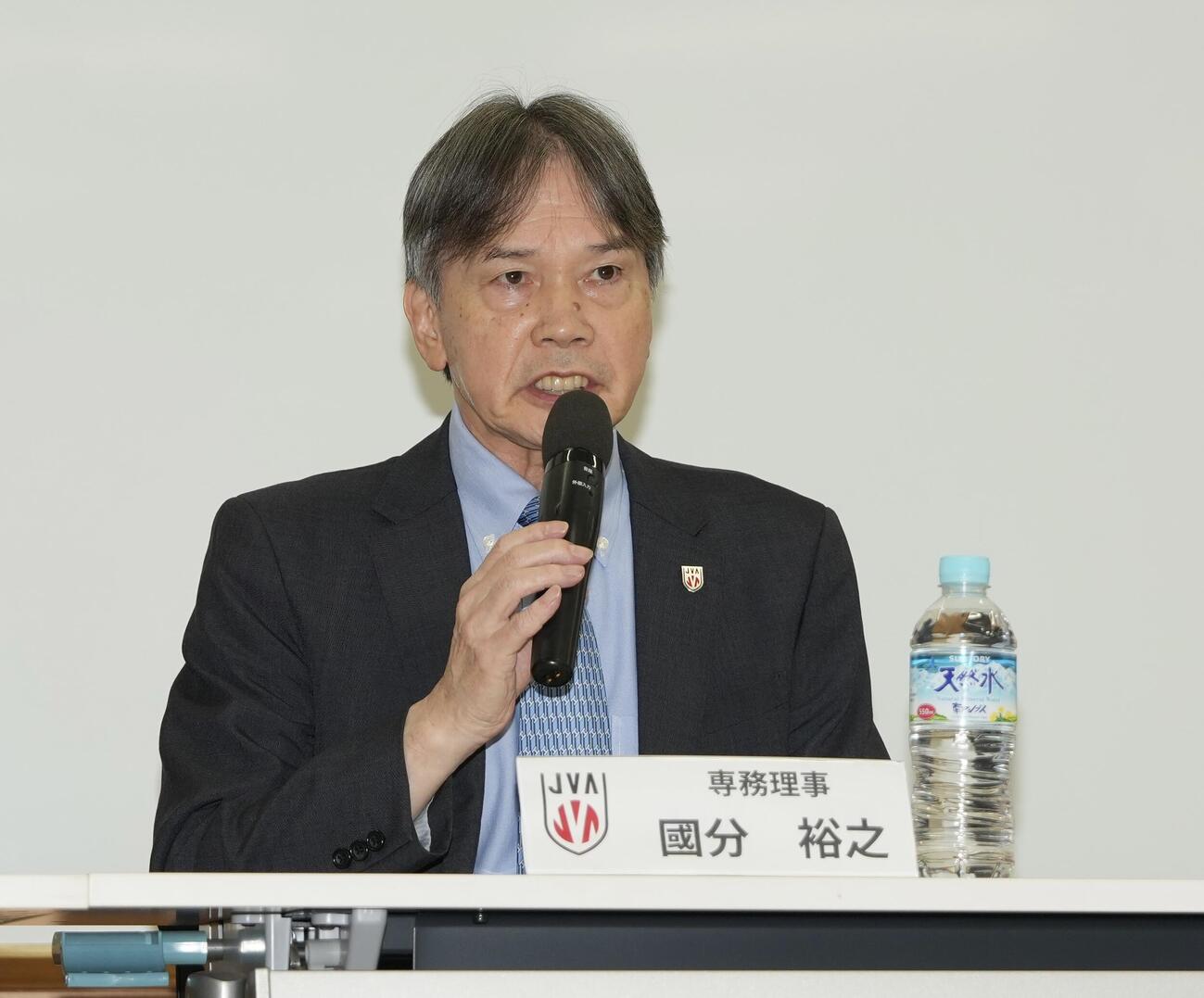 バレーボール男子日本代表　会見に臨む南部正司技術委員会委員長（撮影・小島史椰）