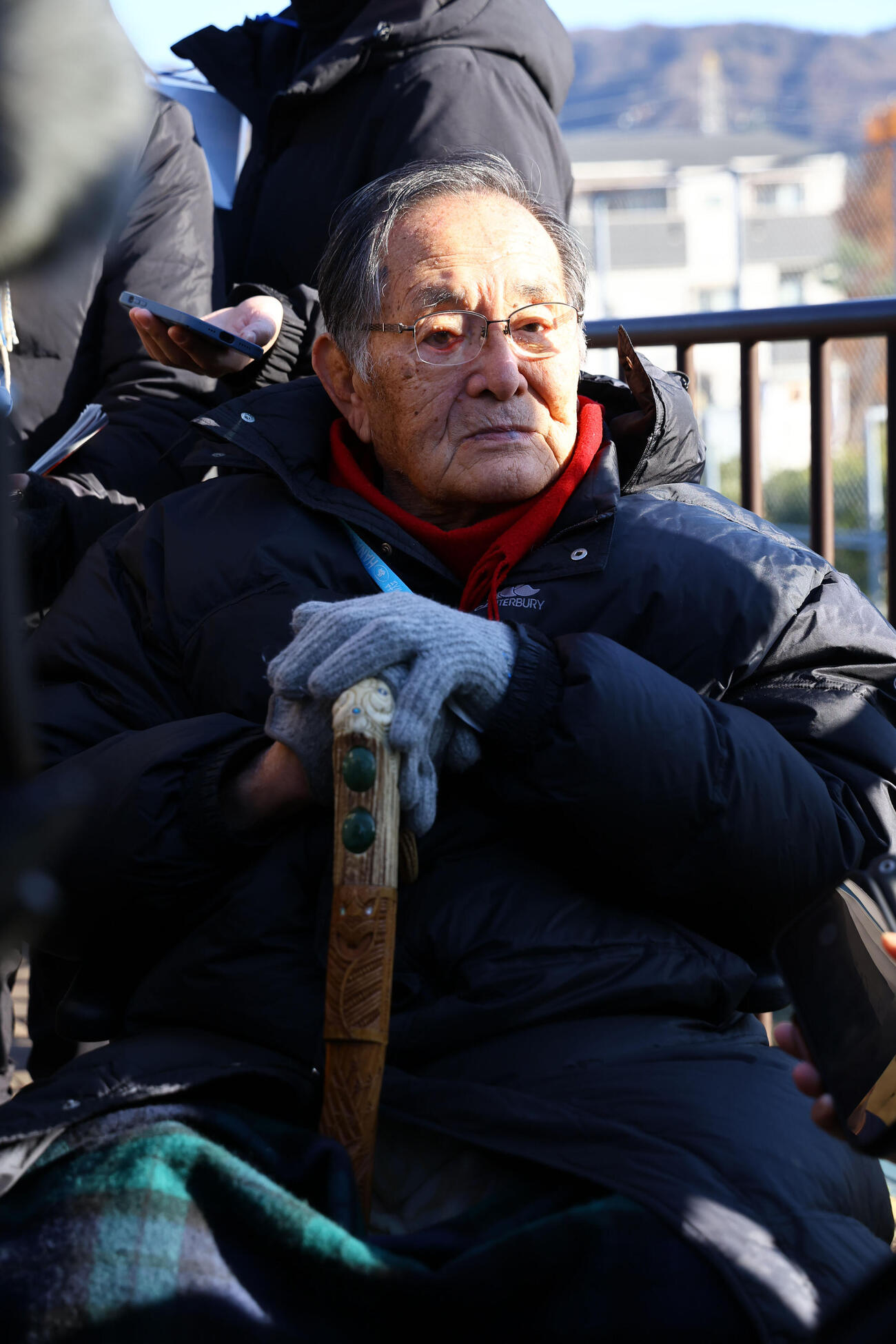 24年12月27日　京都工学院対聖光学院　試合後取材に応じる京都工学院山口良治総監督