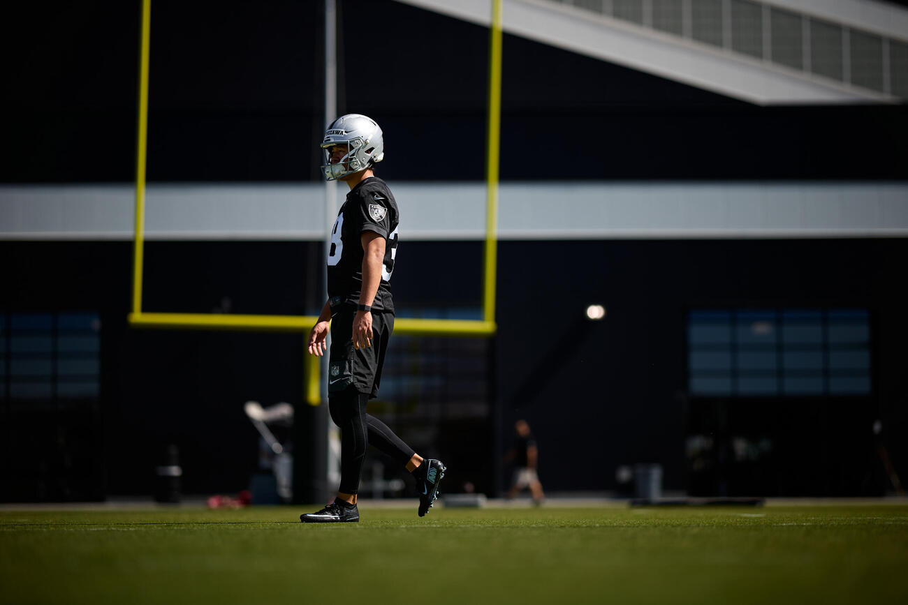 アメリカンフットボール　ラスベガス・レイダースとドラフト外の新人契約を結び、日本人初の米NFL入りを目指すキッカー松澤寛政（C）Michael Clemens／Las Vegas Raiders（2026年5月28日）
