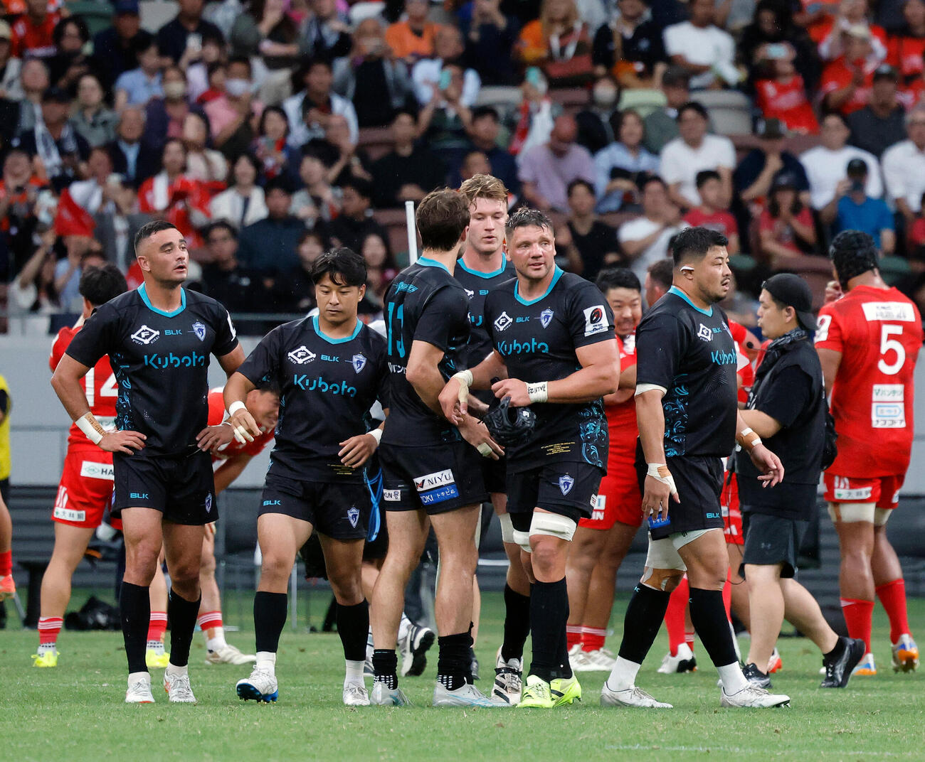 ラグビー　リーグワンプレーオフ決勝　神戸対東京ベイ　神戸に敗れ、優勝を逃した東京ベイフィフティーン（撮影・山本朝陽）