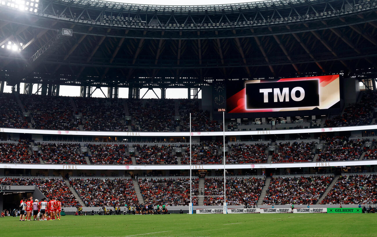 ラグビー　リーグワンプレーオフ決勝　神戸対東京ベイ　前半、TMOが行われ、表示するMUFGスタジアムの電光掲示板（撮影・山本朝陽）