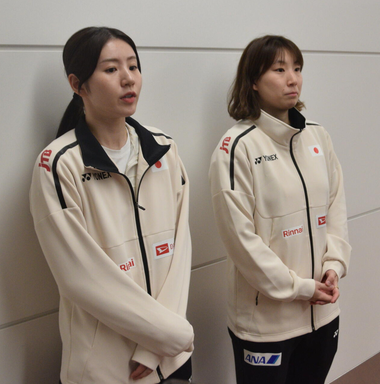 帰国した五十嵐有紗（右）と志田千陽