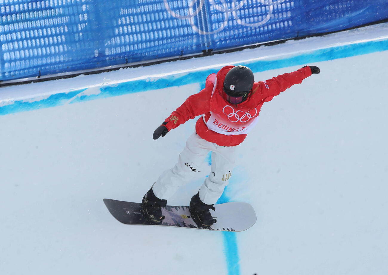 北京五輪　スノーボード女子ハーフパイプ予選1回目に臨む今井胡桃（2022年2月9日、撮影・パオロ　ヌッチ）