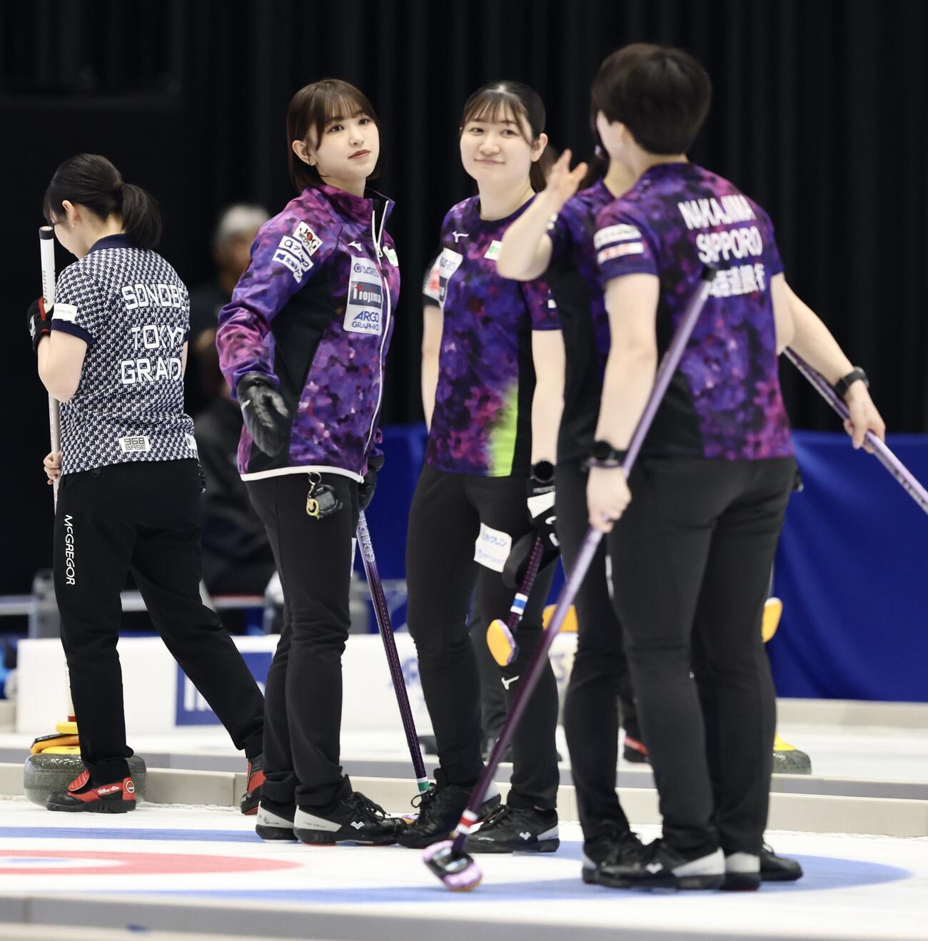 日本カーリング選手権大会　横浜2026　女子2次リーグ　GRANDIR対北海道銀行　GRANDIRに勝利する北海道銀行（撮影・河田真司）