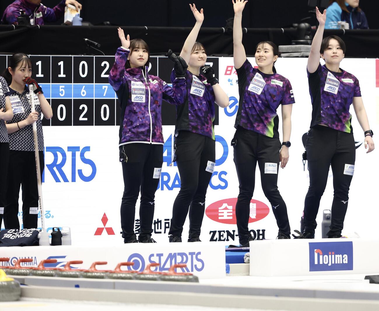 日本カーリング選手権大会　横浜2026　女子2次リーグ　GRANDIR対北海道銀行　GRANDIRに勝利する北海道銀行（撮影・河田真司）