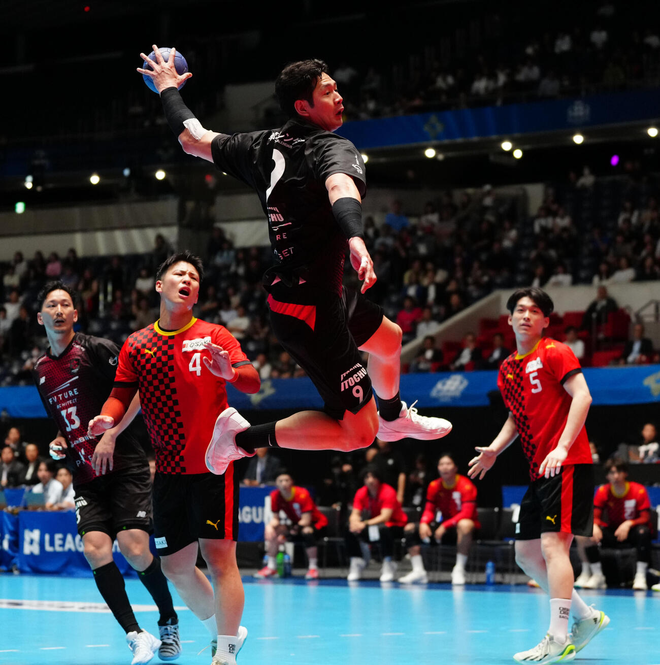 リーグH　プレーオフ　準々決勝　ジークスター東京対大崎埼玉　後半、ゴールを決めるジークスター東京趙顯章（中央）（撮影・鈴木みどり）＝2026年6月12日